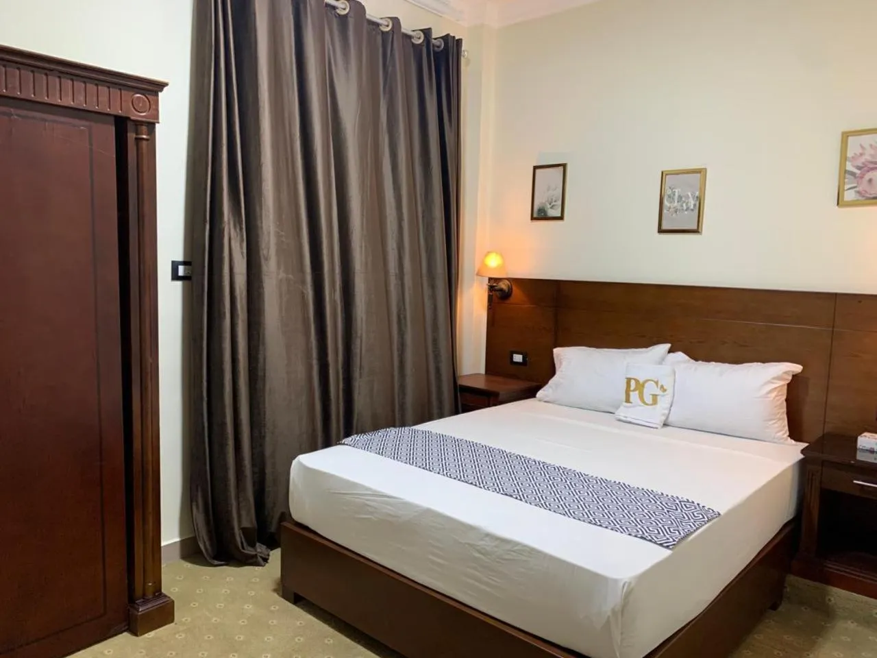 Bed in Montana Hotel