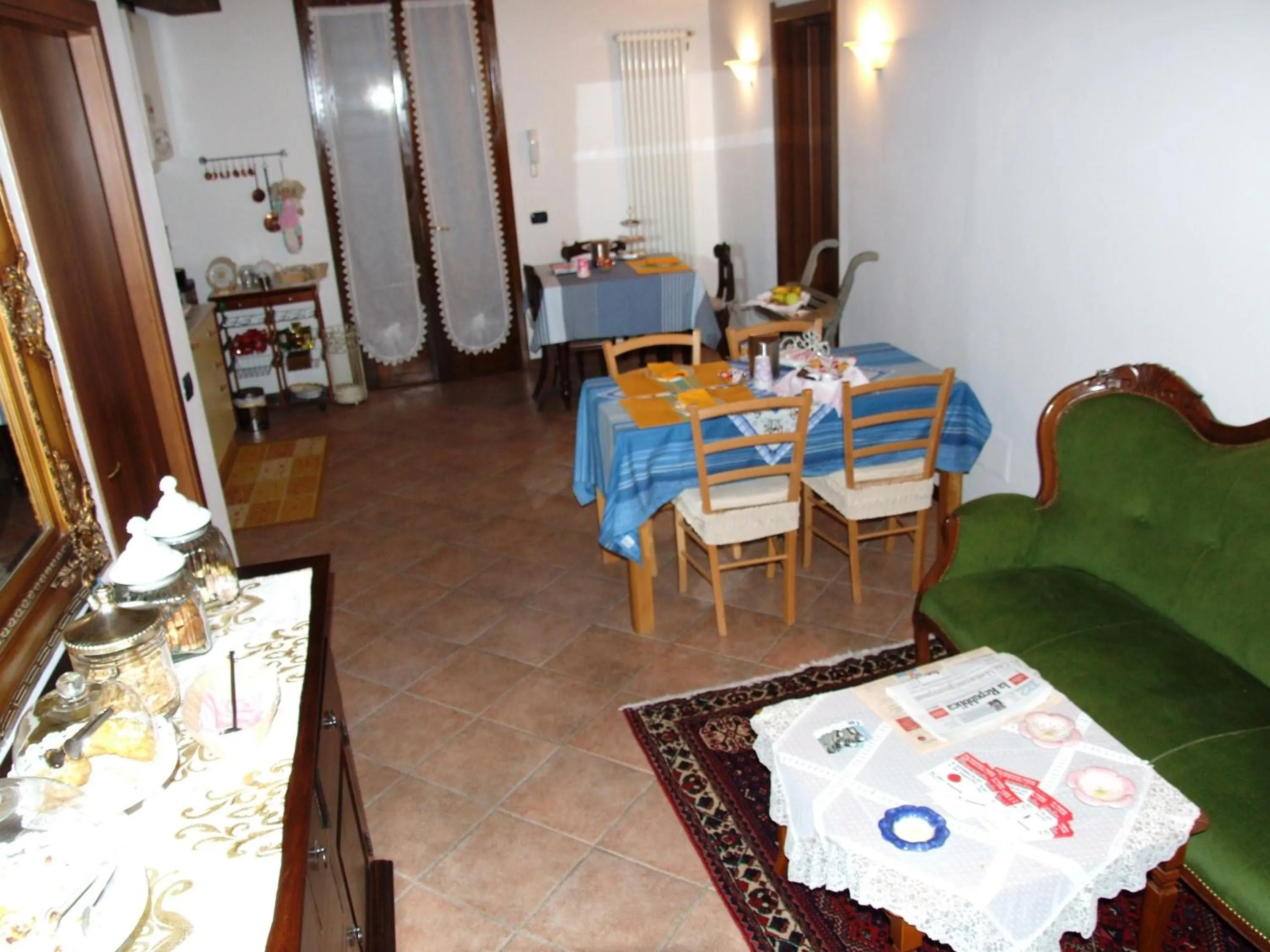 Communal kitchen in B&B Simona