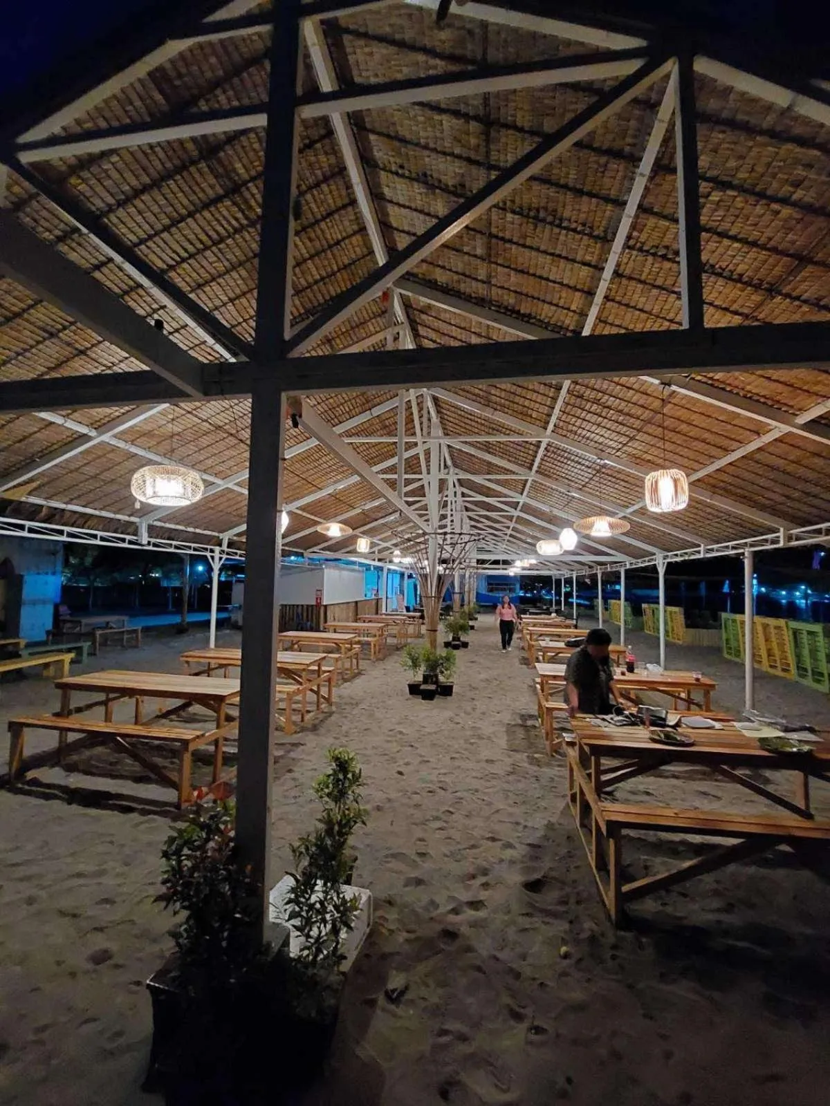 Restaurant/places to eat in Samba Bluewater Resort