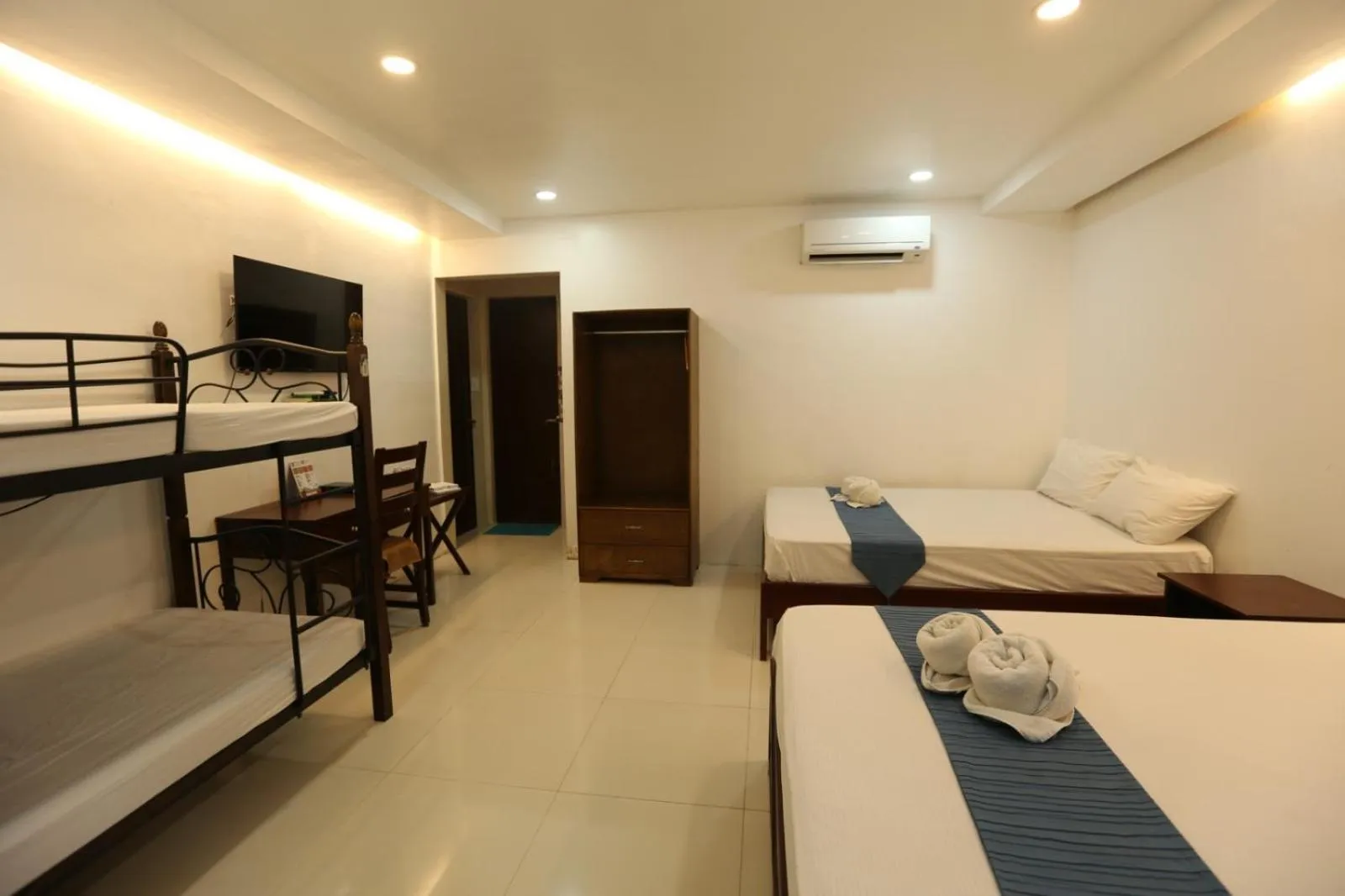 Bed in Samba Bluewater Resort