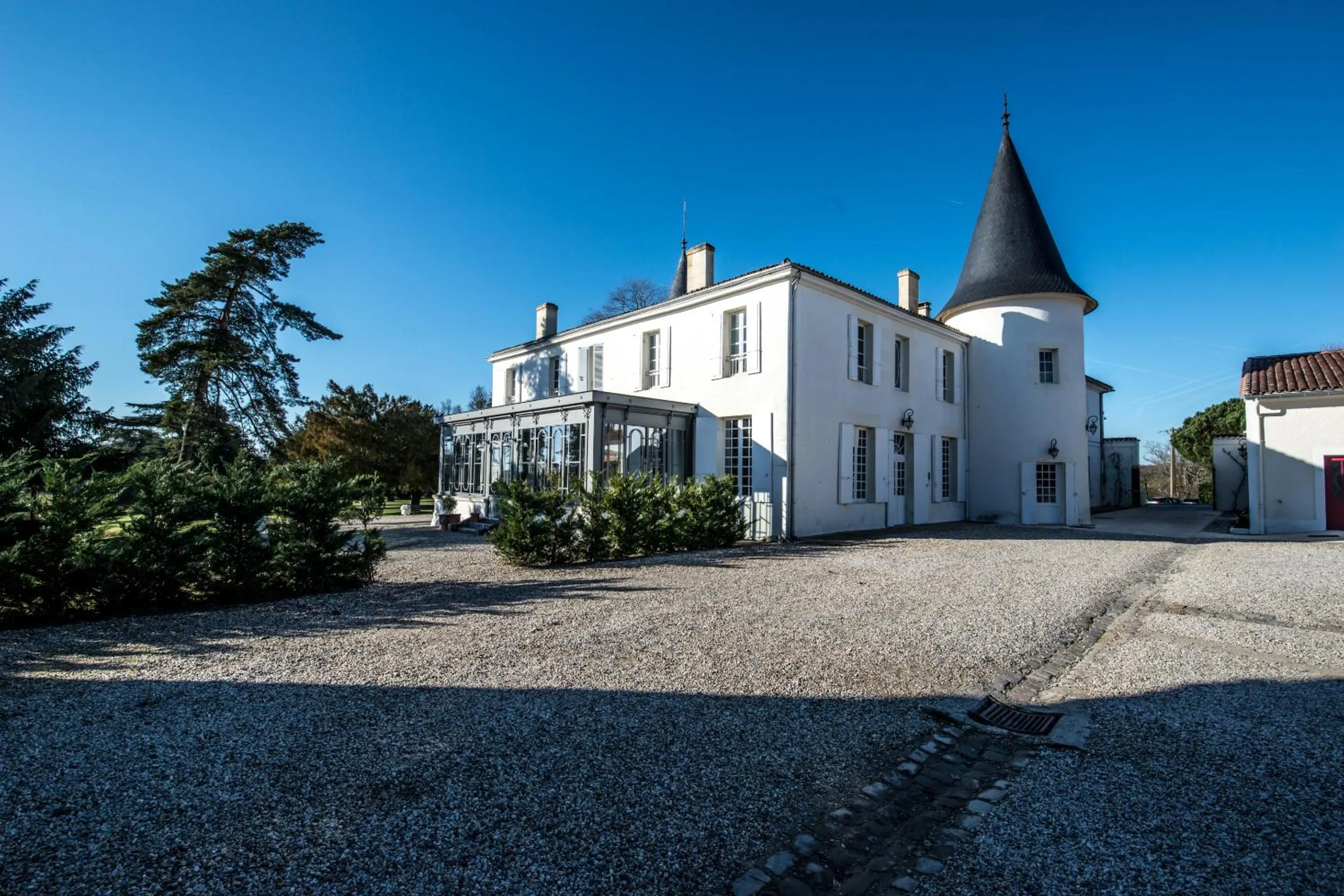 Property building in Gîte Château de Seguin