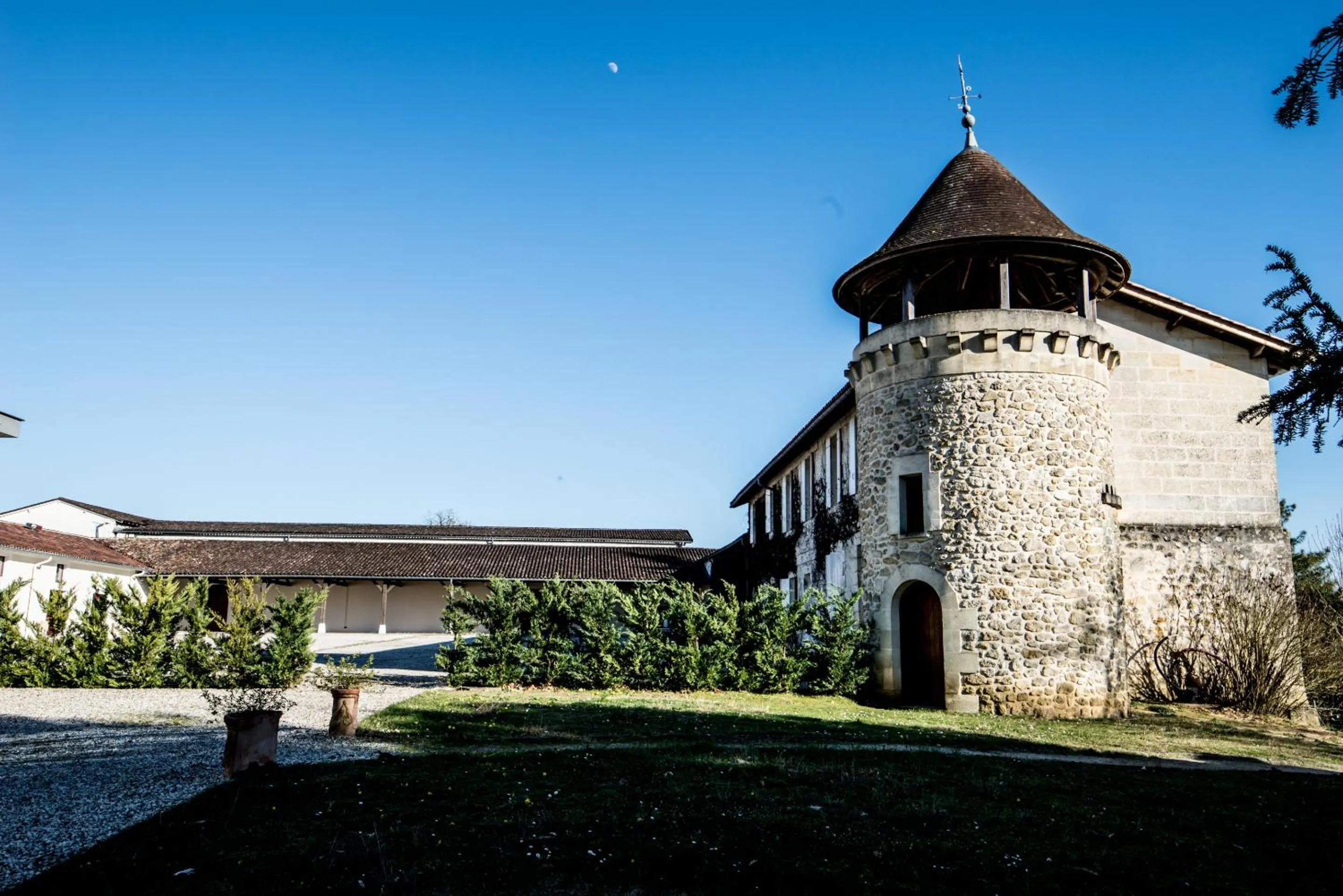 Property building in Gîte Château de Seguin