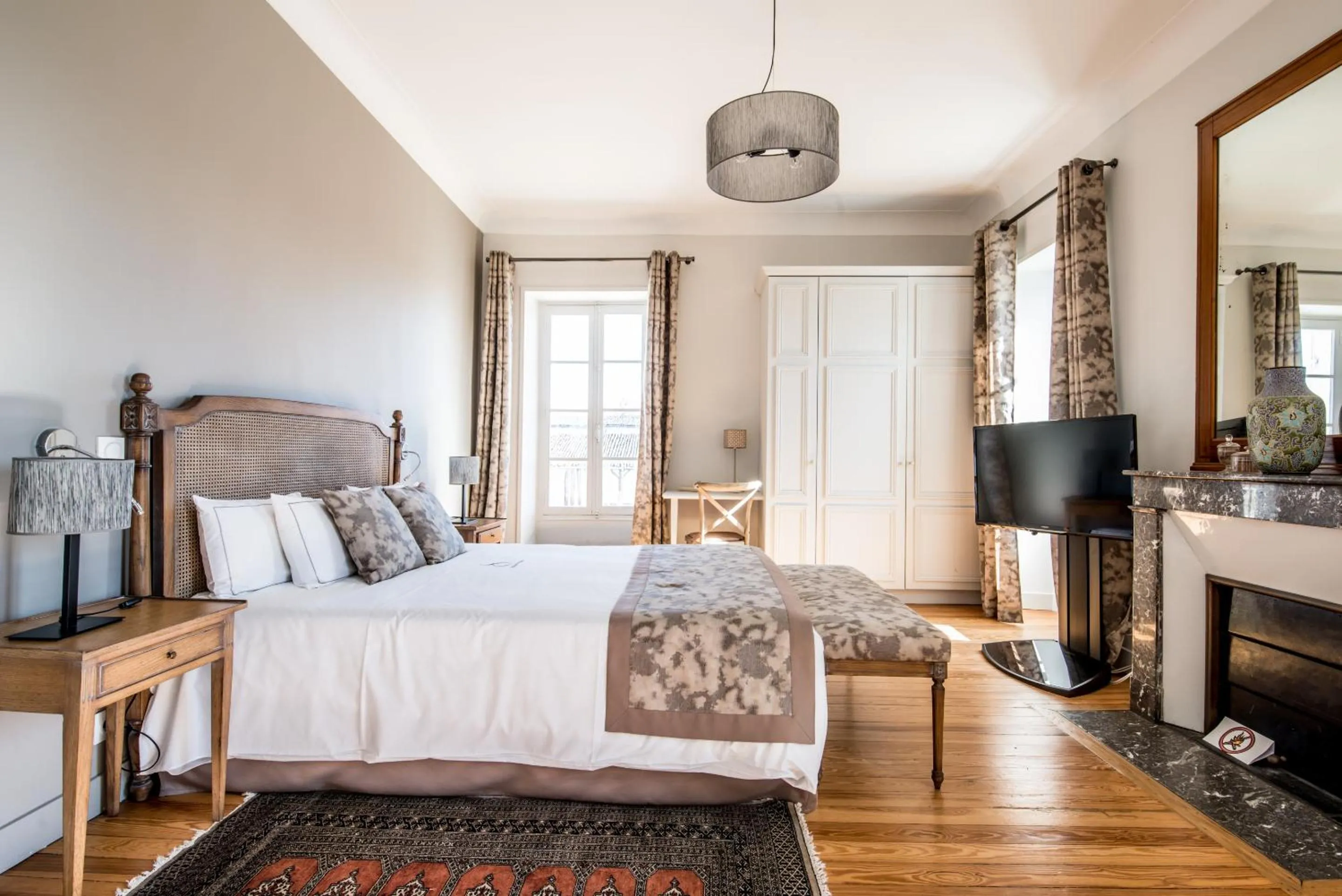 Bedroom, Bed in Gîte Château de Seguin