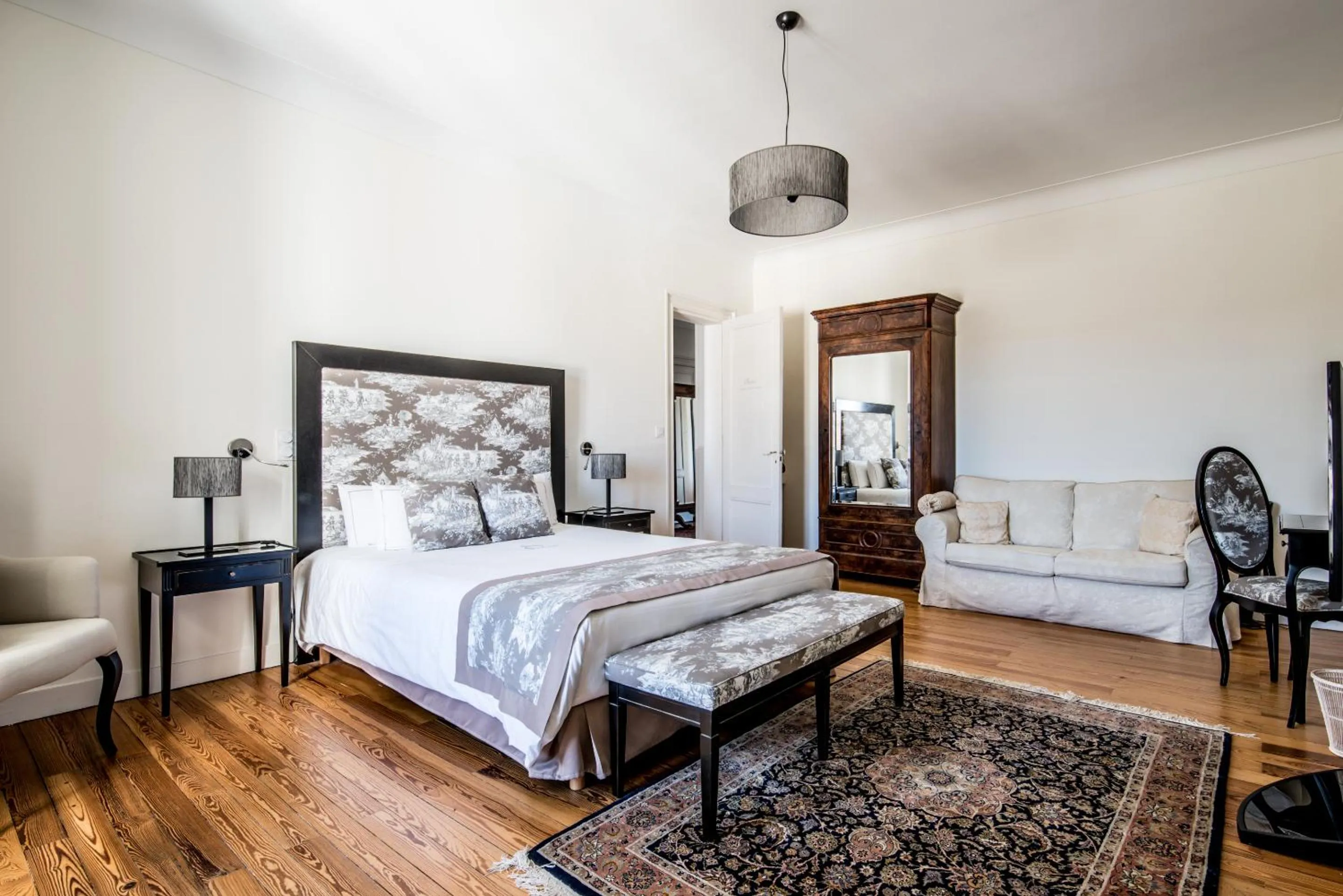 Bedroom, Bed in Gîte Château de Seguin