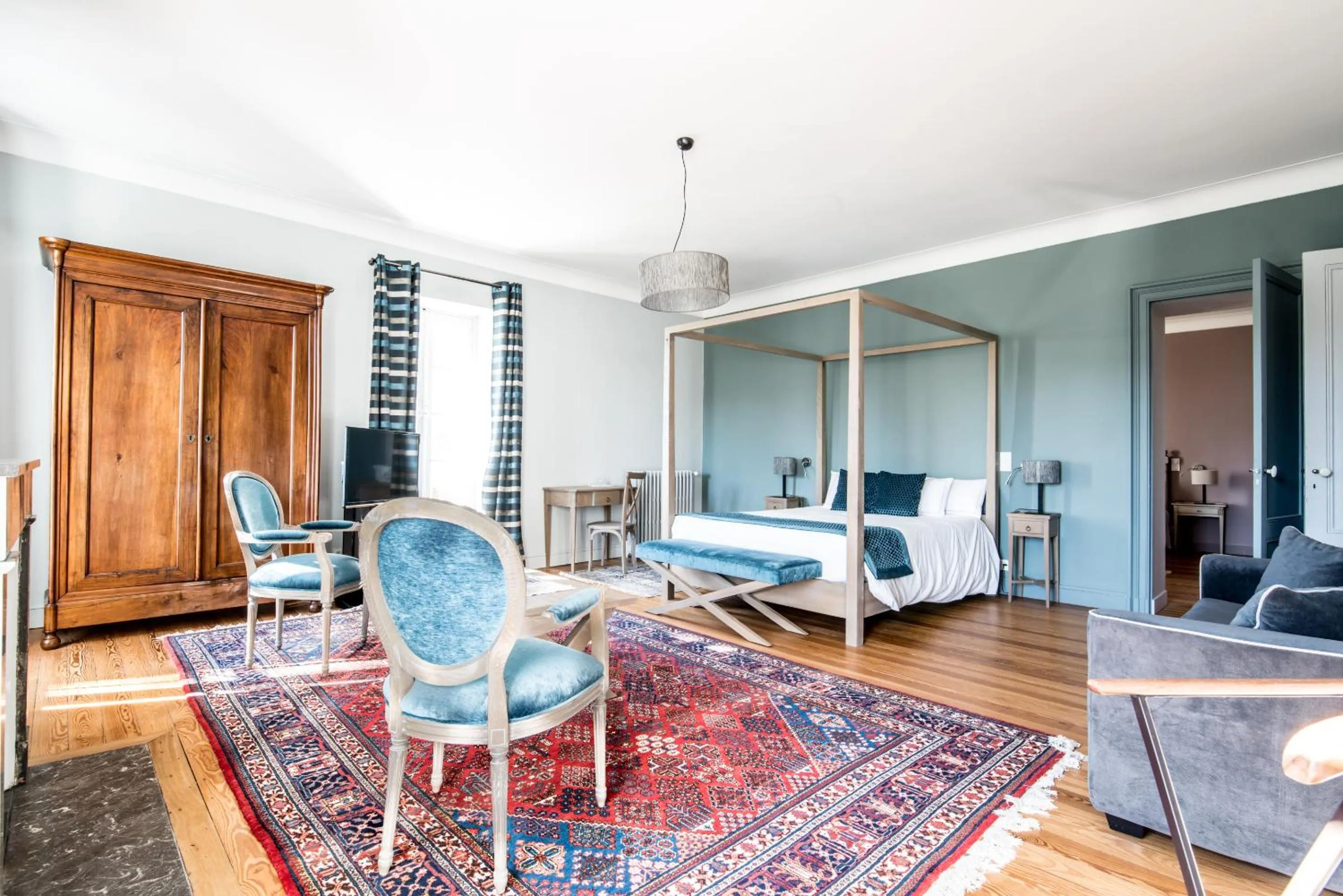 Bedroom in Gîte Château de Seguin