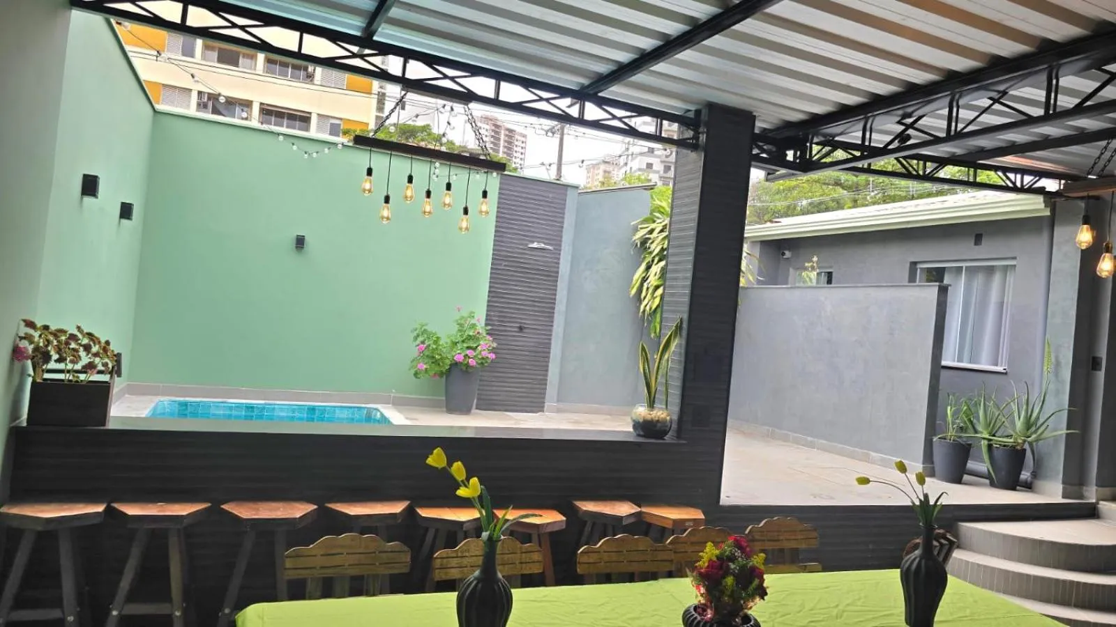 Swimming pool in CASA HOTEL PIRACICABA