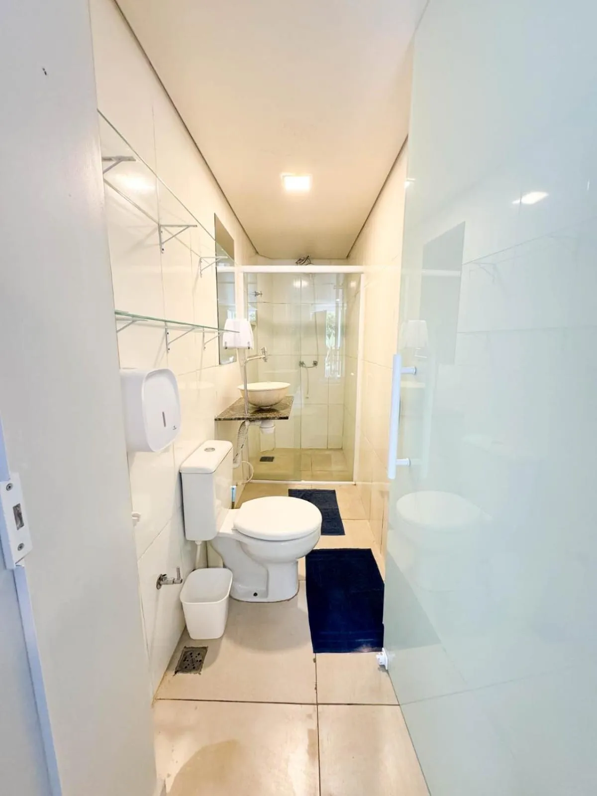 Shower in CASA HOTEL PIRACICABA