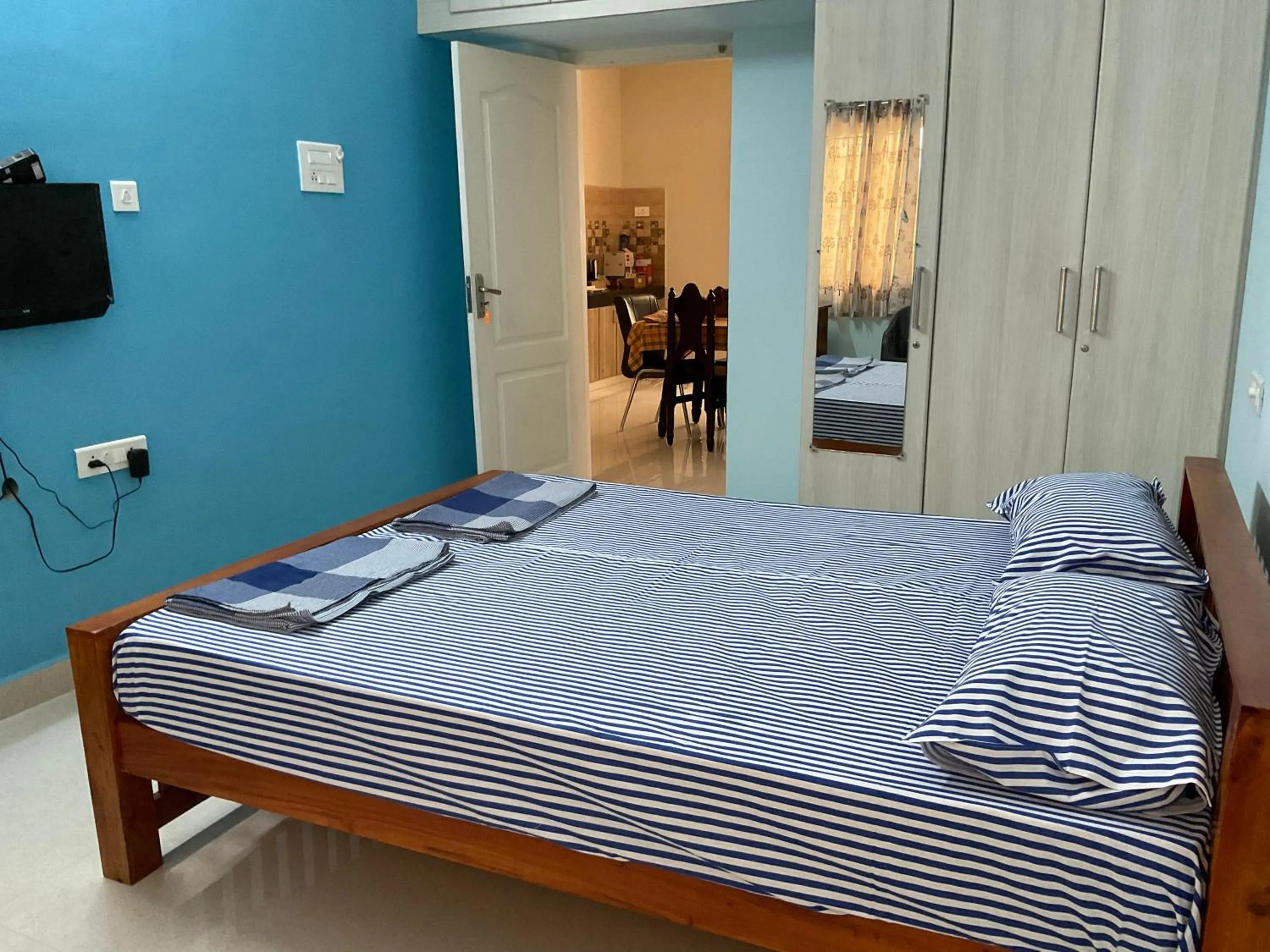Bedroom, Bed in Shantham Service Apartments, Indumanagar, Coimbatore