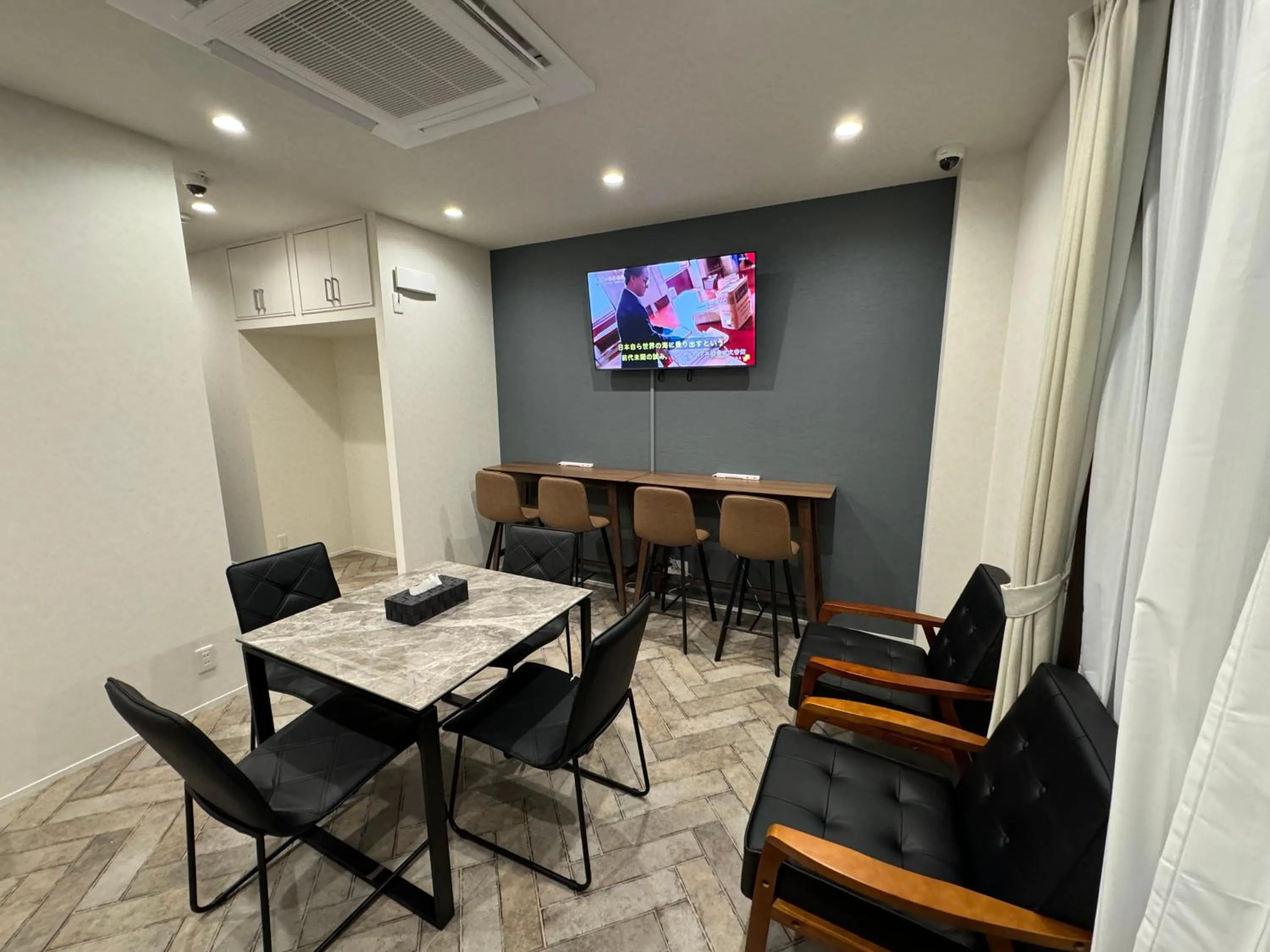 Communal lounge/ TV room in Hotel PRELE