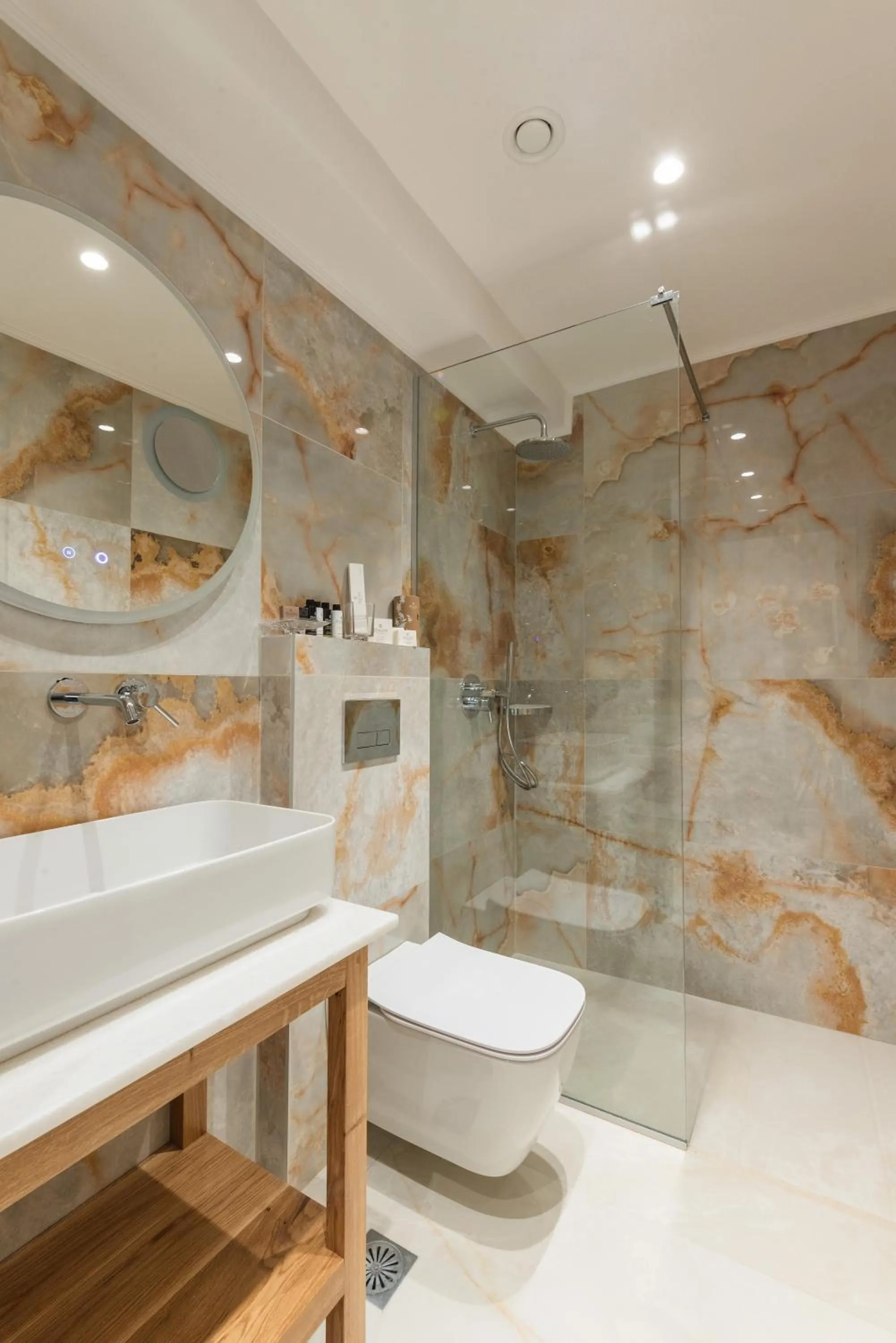 Shower in The Wine Hotel