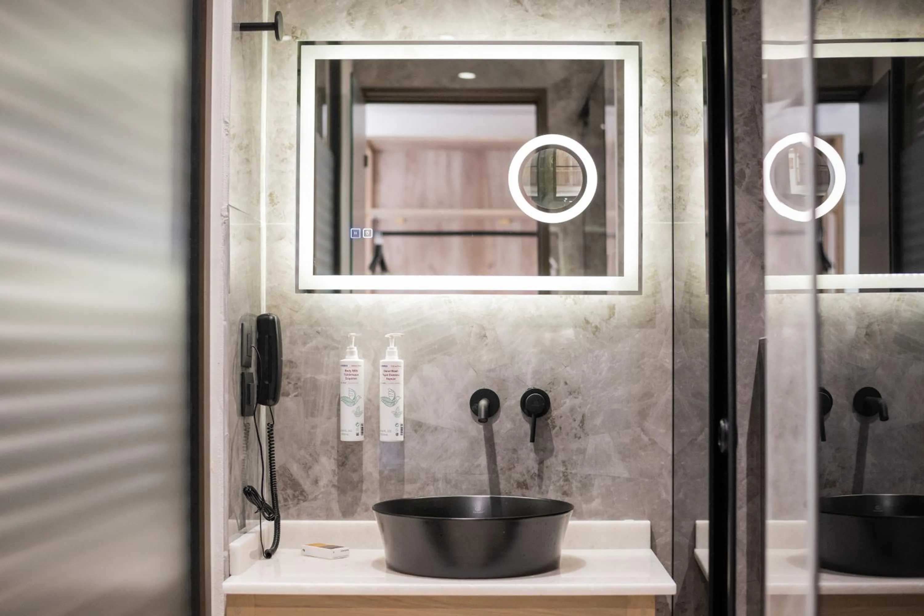 Shower in The Wine Hotel