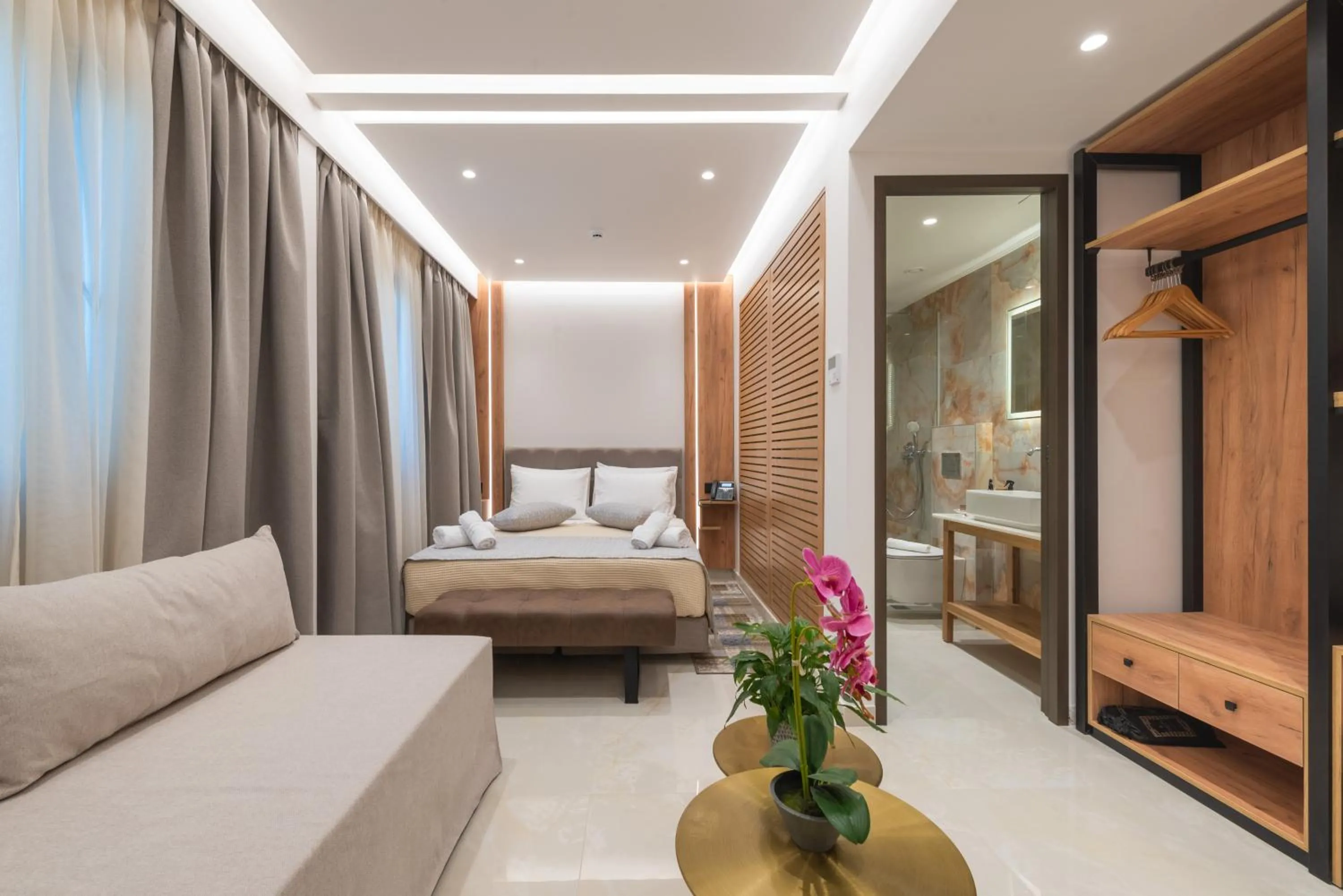 Photo of the whole room, Bed in The Wine Hotel