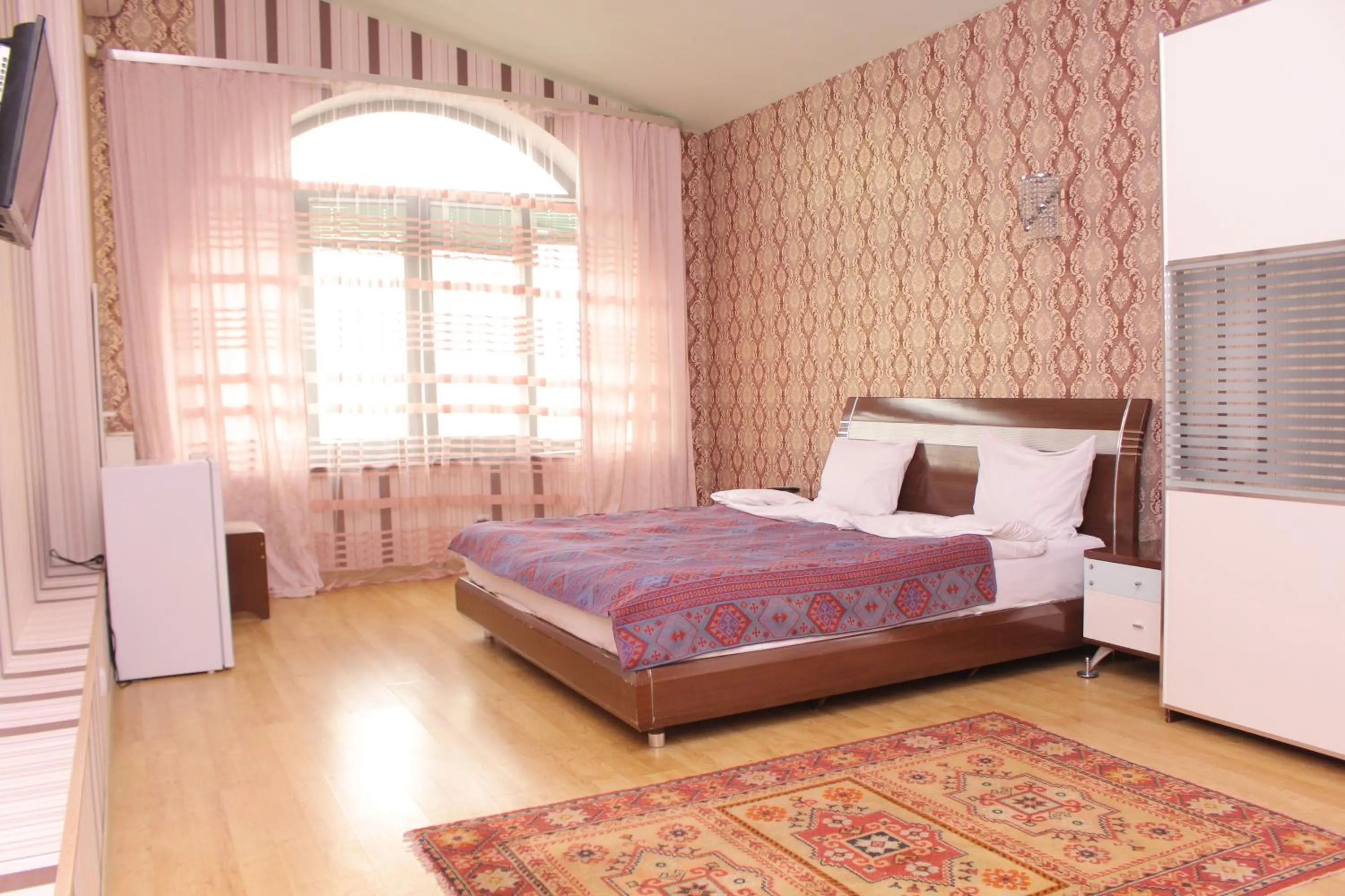 Deluxe Double Room with Shower - single occupancy in Ivy Boutique Hotel