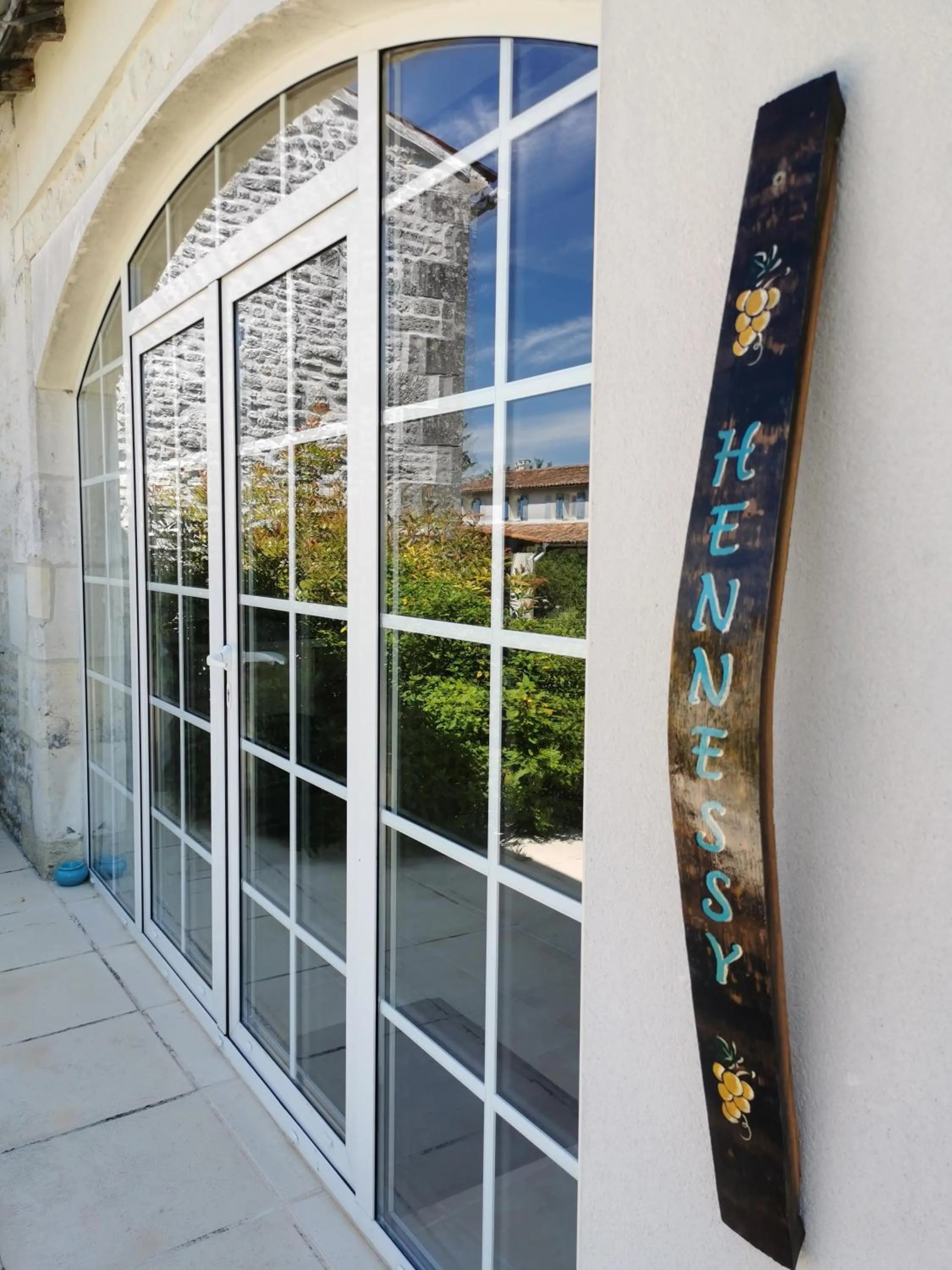 Facade/entrance in L'Ancienne Distillerie
