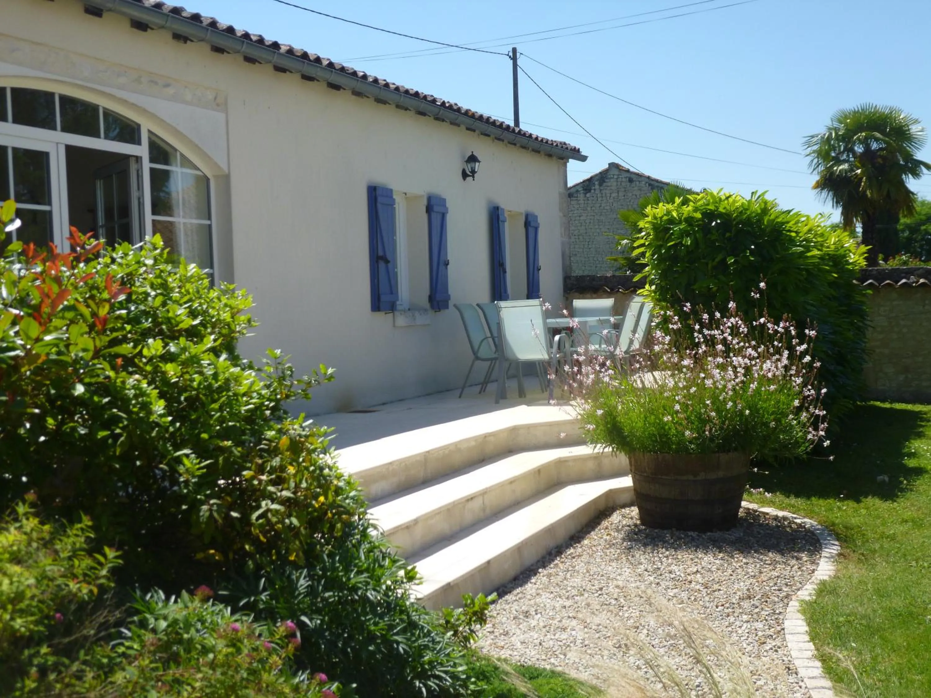 Patio in L'Ancienne Distillerie