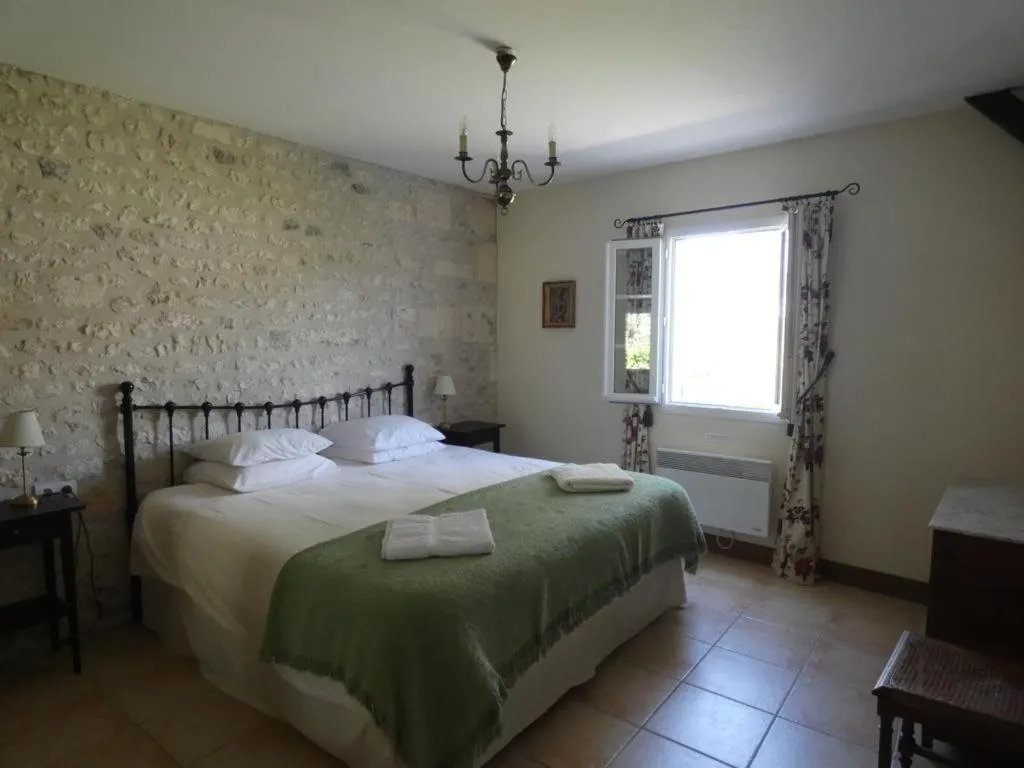 Bedroom, Bed in L'Ancienne Distillerie