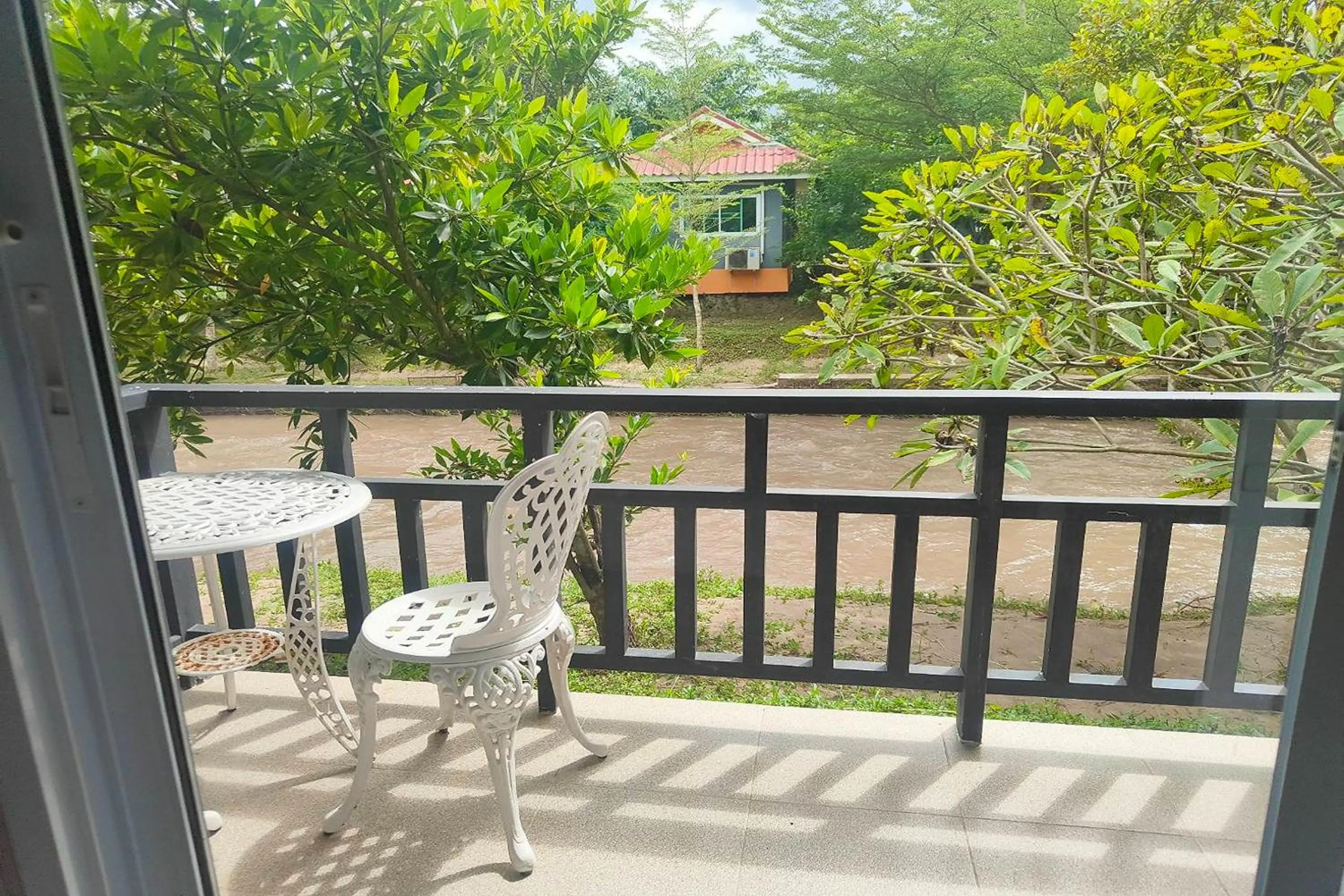 Day in The Creek Resort