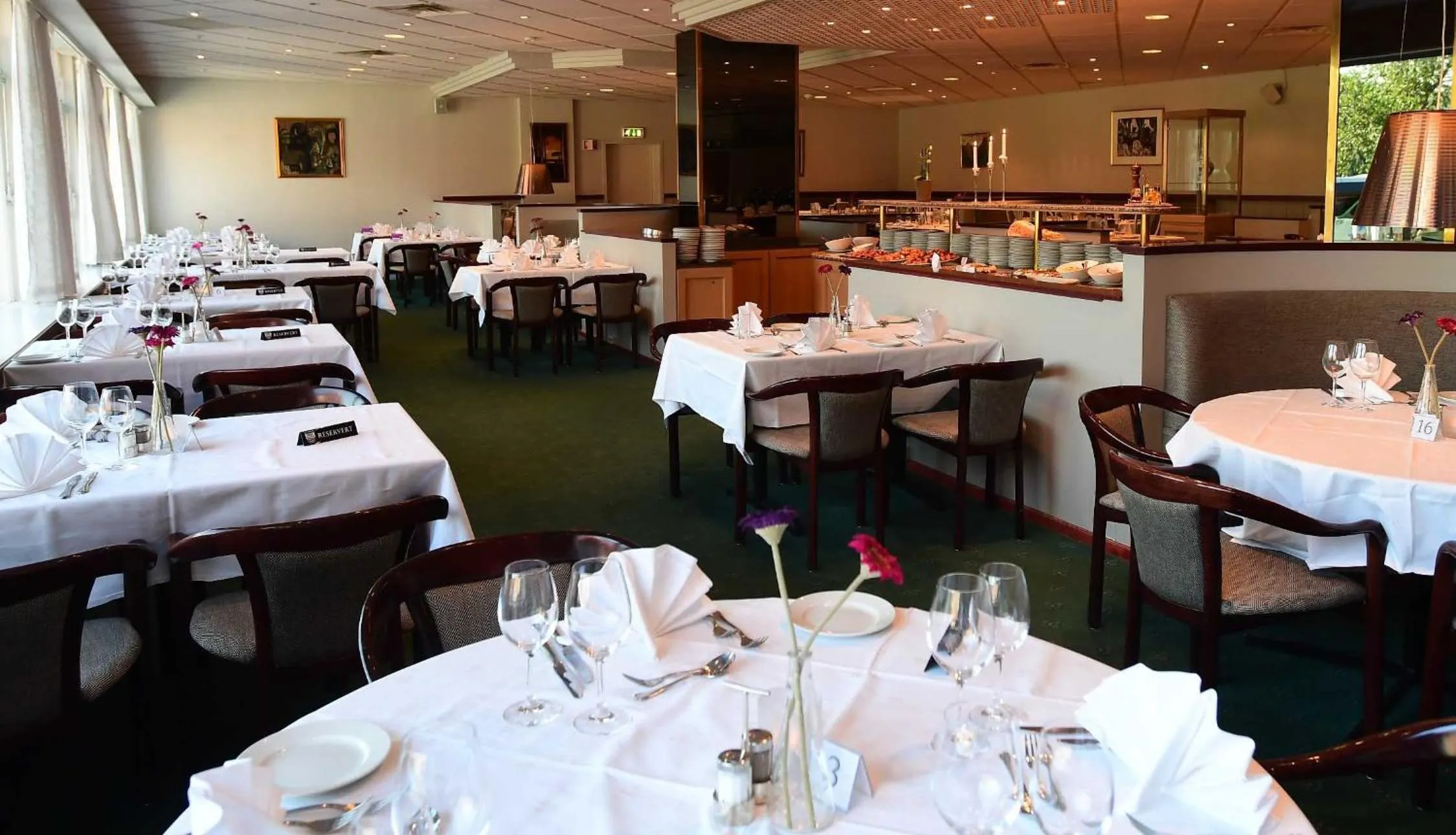 Food and drinks in Stalheim Hotel