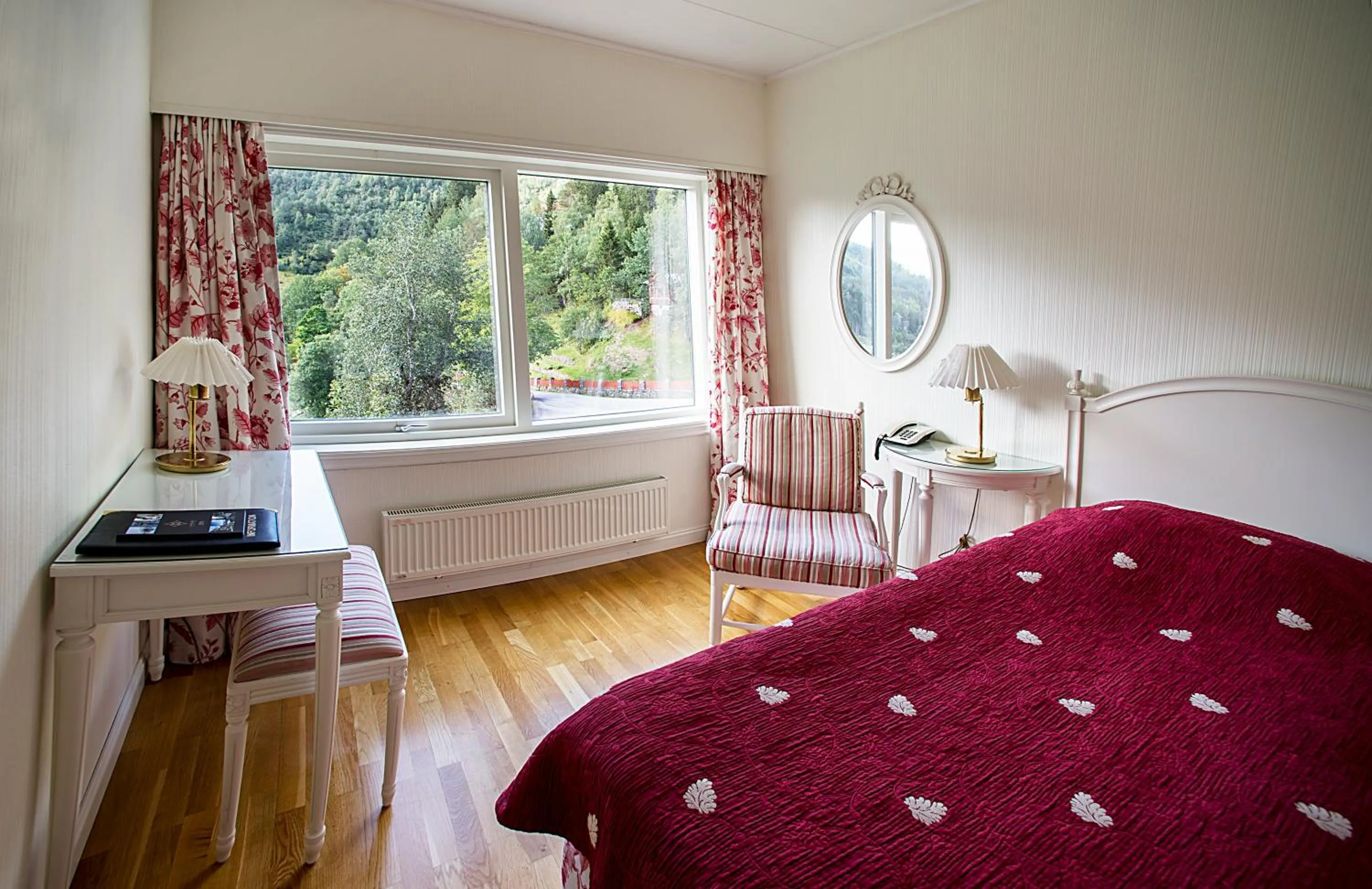 Bedroom, Bed in Stalheim Hotel