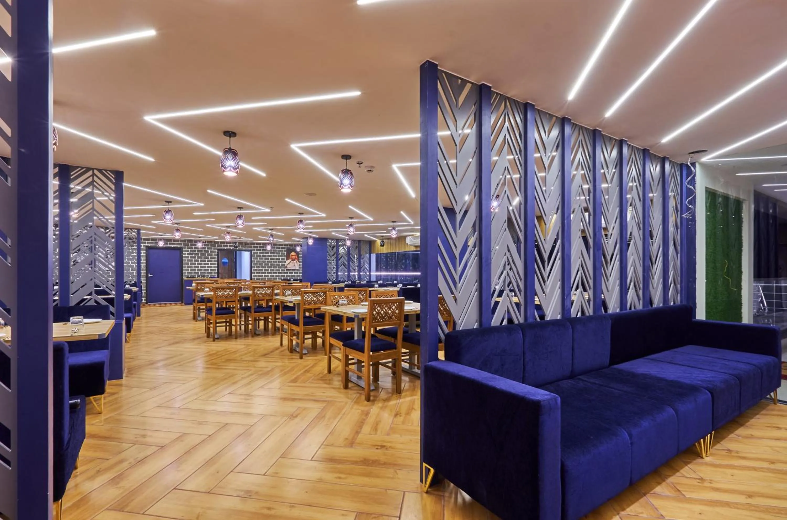 Restaurant/places to eat in The Scenic Unity