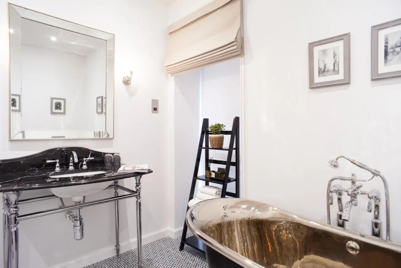 Bathroom in The Roseate Edinburgh - Small Luxury Hotels of the World