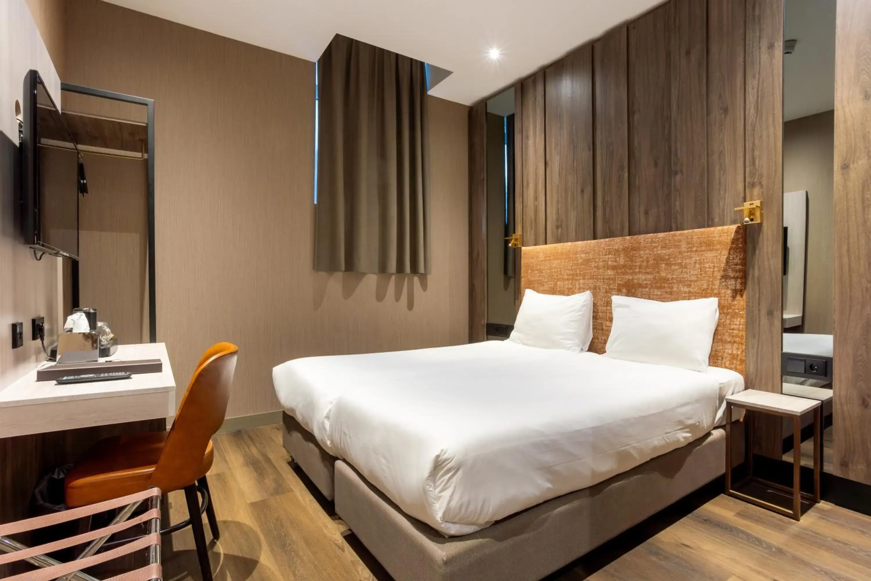 Deluxe Twin Room in Dream Hotel Amsterdam Deluxe Twin Room in Dream Hotel Amsterdam