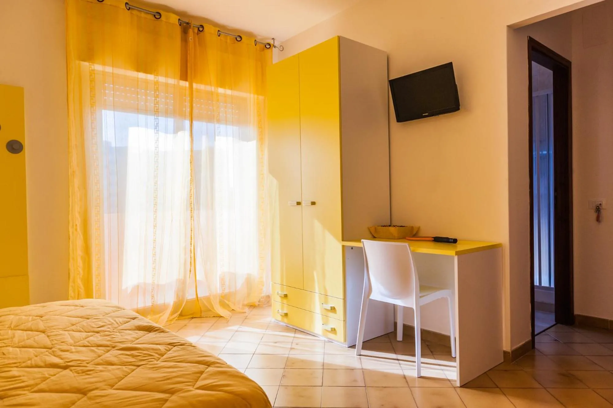 Shower, Bed in Bed and Breakfast Sapore di Sale
