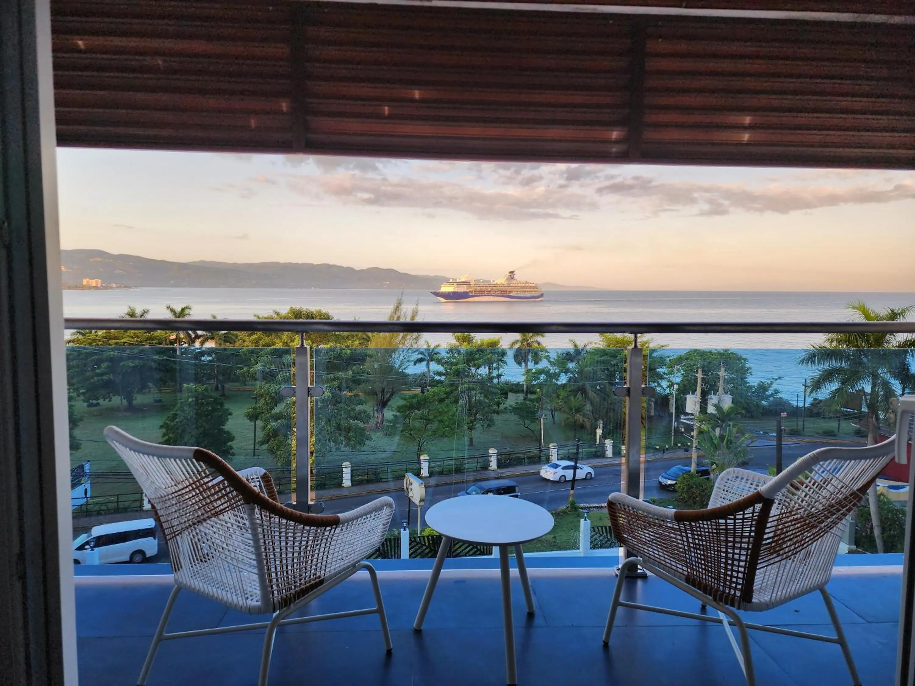 Day in Hotel 39 Jamaica