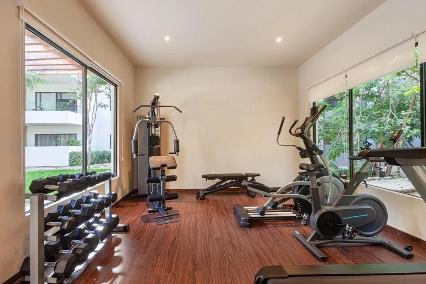 LaFrida Condo Coto 8 Style 10 min to Caribbean!