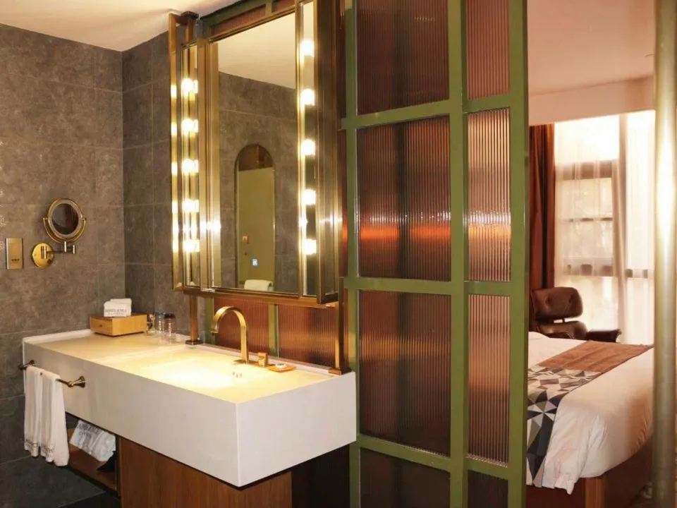 JAMES JOYCE COFFETEI- Guangzhou Beijing Road Metro Station Pedestrian Street Branch