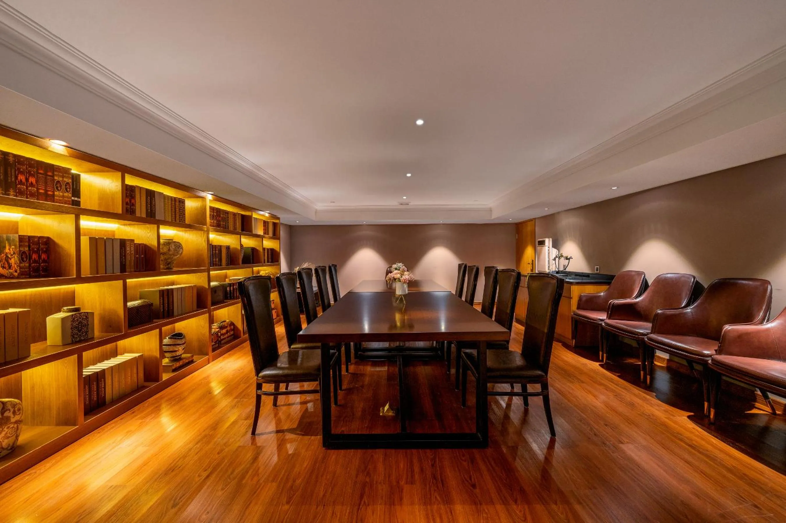 Seating area in JAMES JOYCE COFFETEI- Guangzhou Beijing Road Metro Station Pedestrian Street Branch