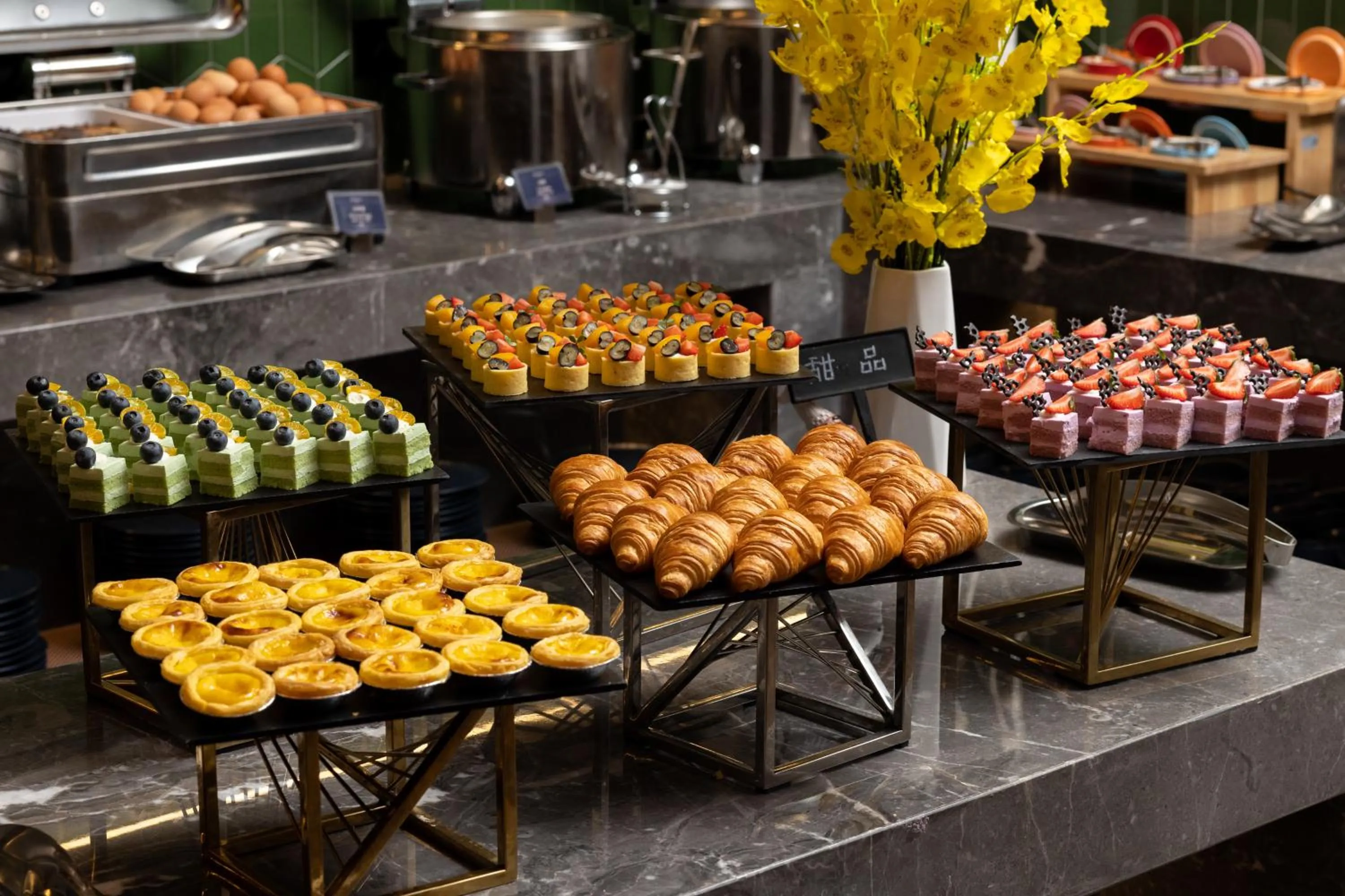 Restaurant/places to eat in 西安钟楼枫渡酒店永兴坊地铁站店