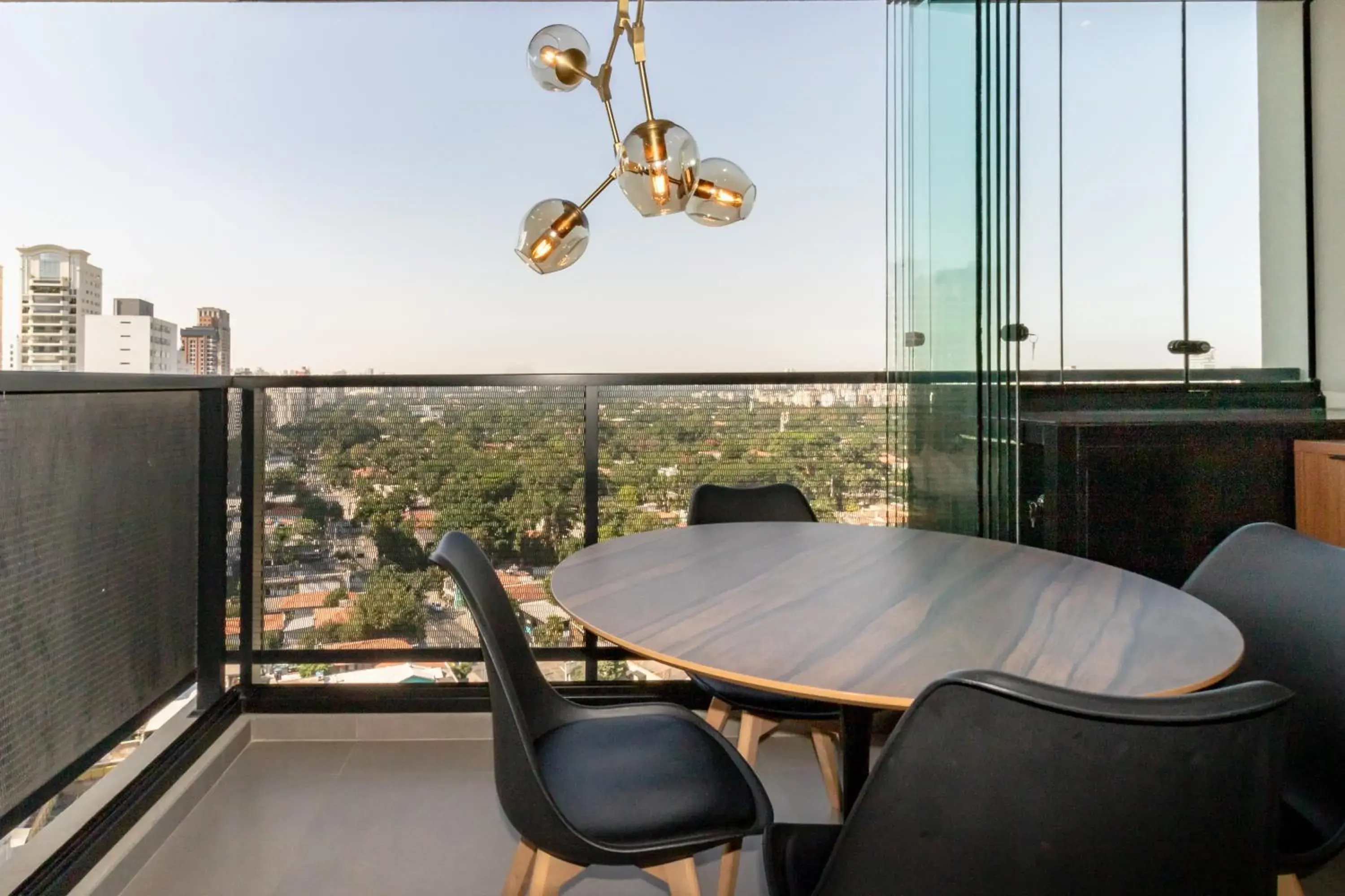 Charme Pinheiros e Jardins com piscina, cama queen Charme Pinheiros e Jardins com piscina, cama queen