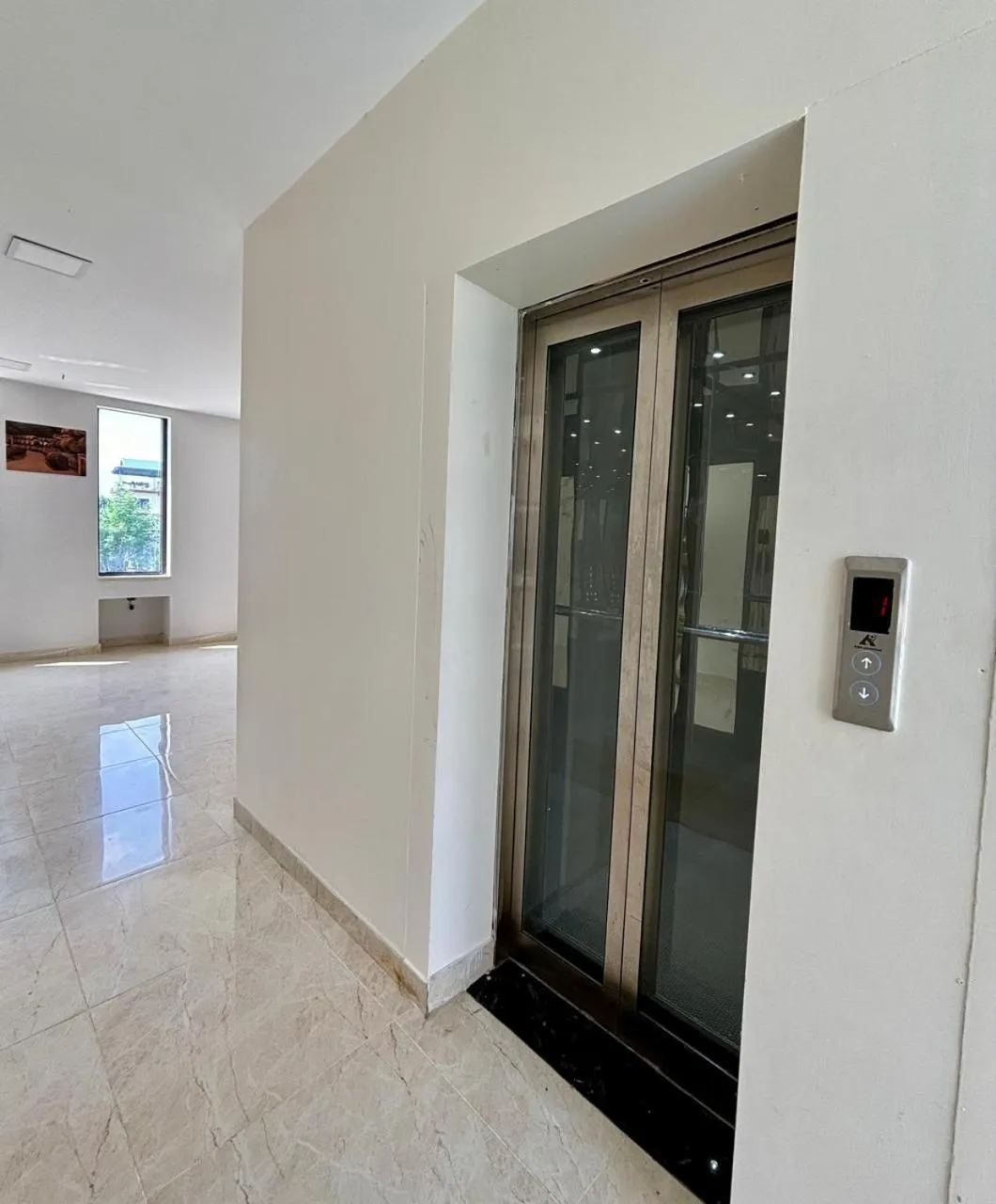 elevator in Hotel Gulmohar