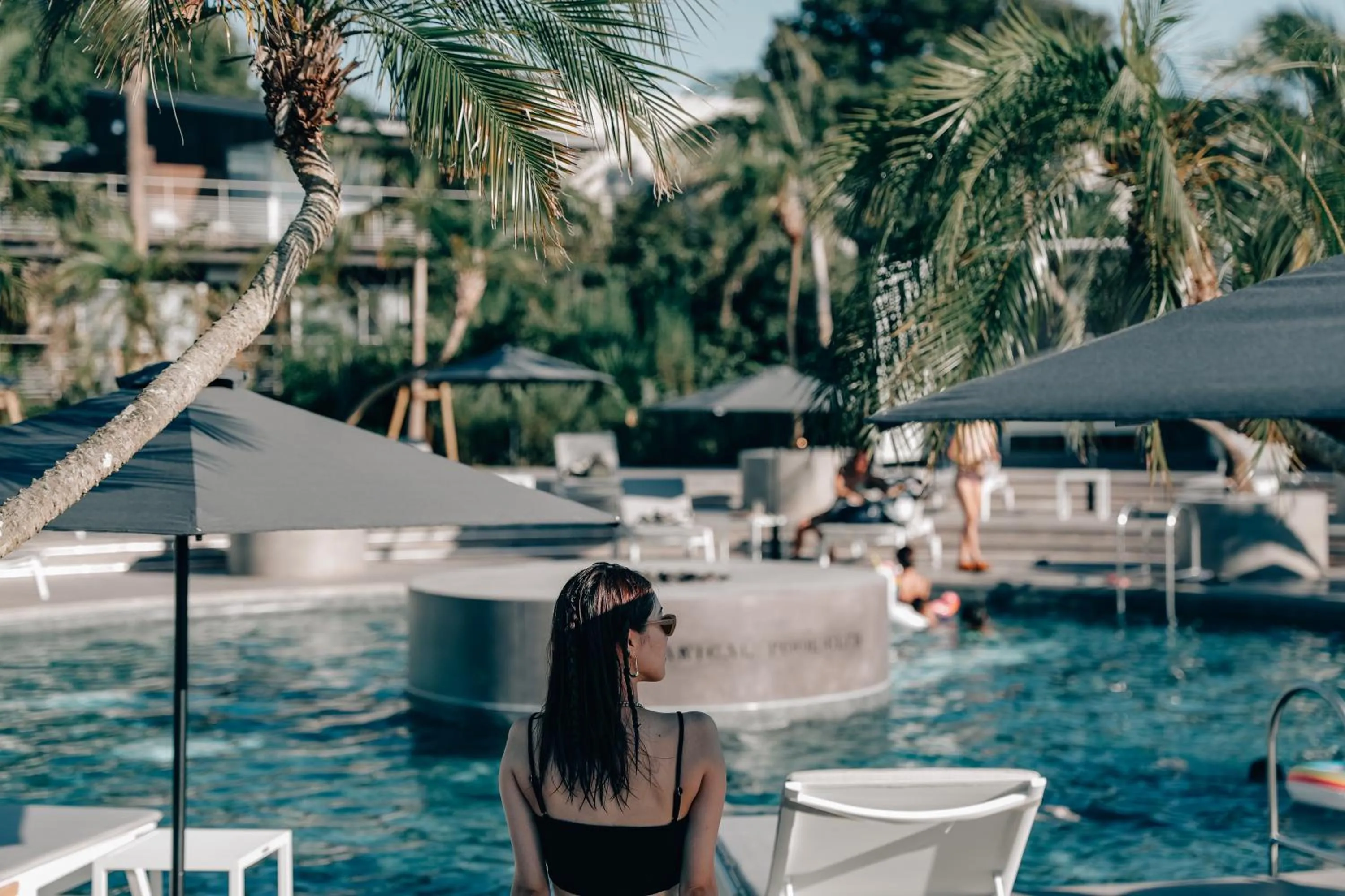 Day in BOTANICAL POOL CLUB