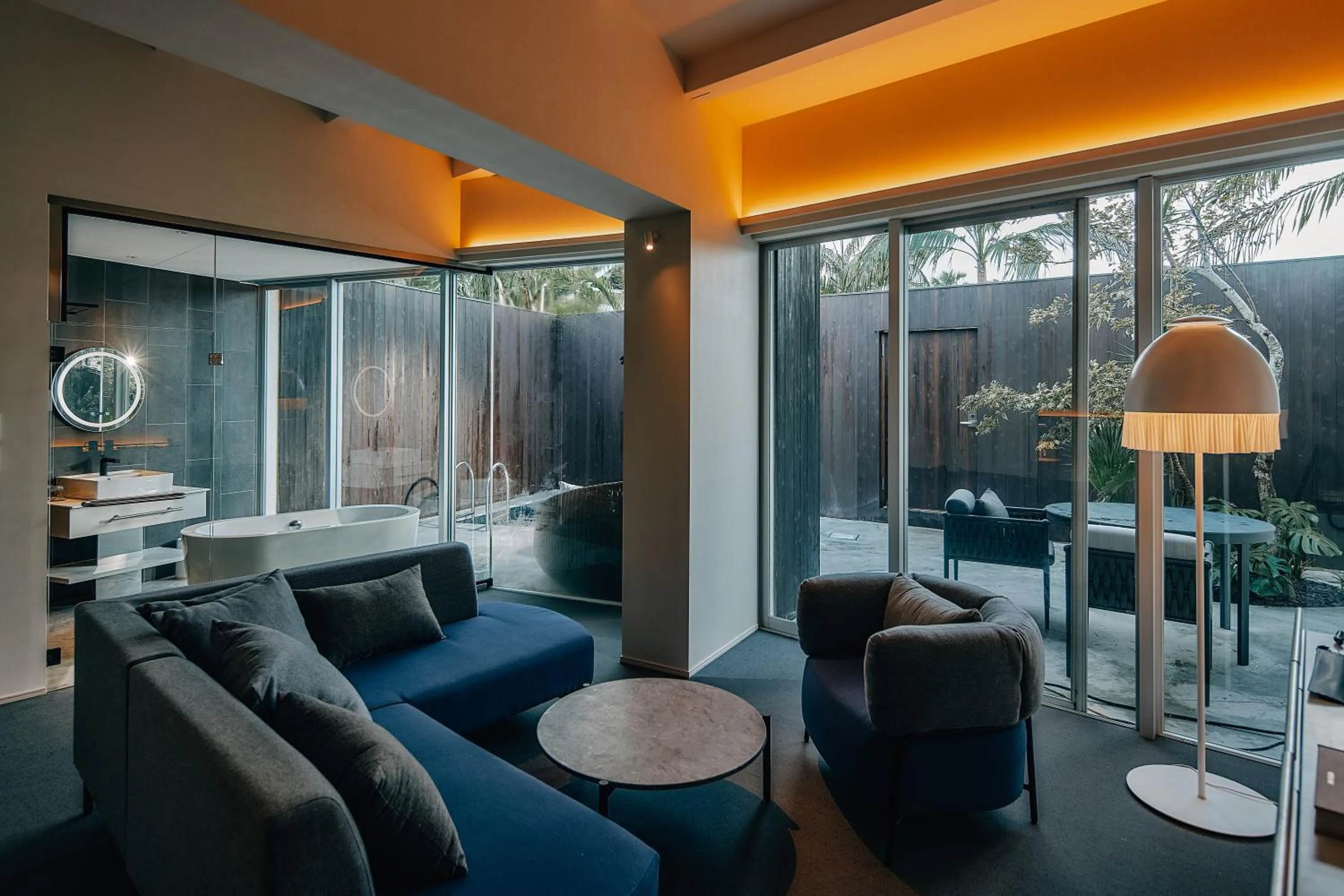 Photo of the whole room in BOTANICAL POOL CLUB