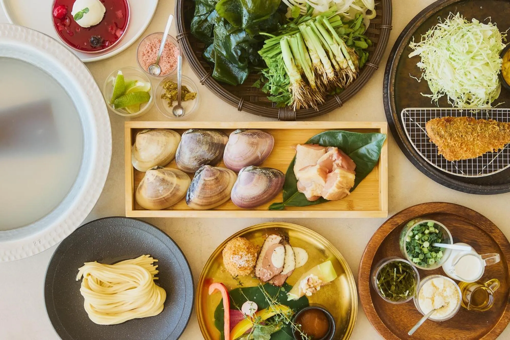 Food and drinks in BOTANICAL POOL CLUB