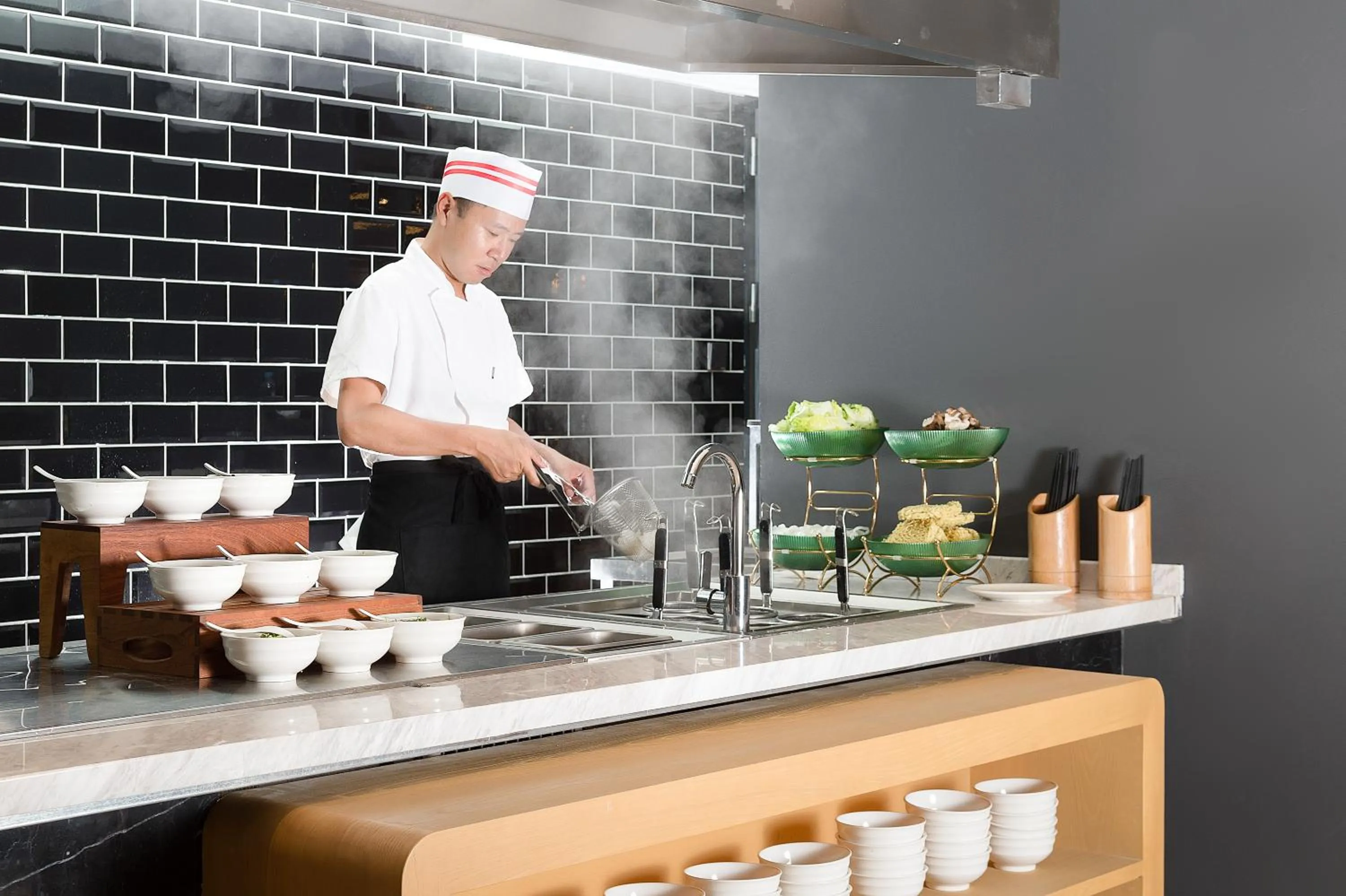 Buffet breakfast in Langham Honor International Hotel Canton Fair Complex Branch - Free Shuttle to Canton Fair Complex During Canton Fair Period & Free Mini Bar