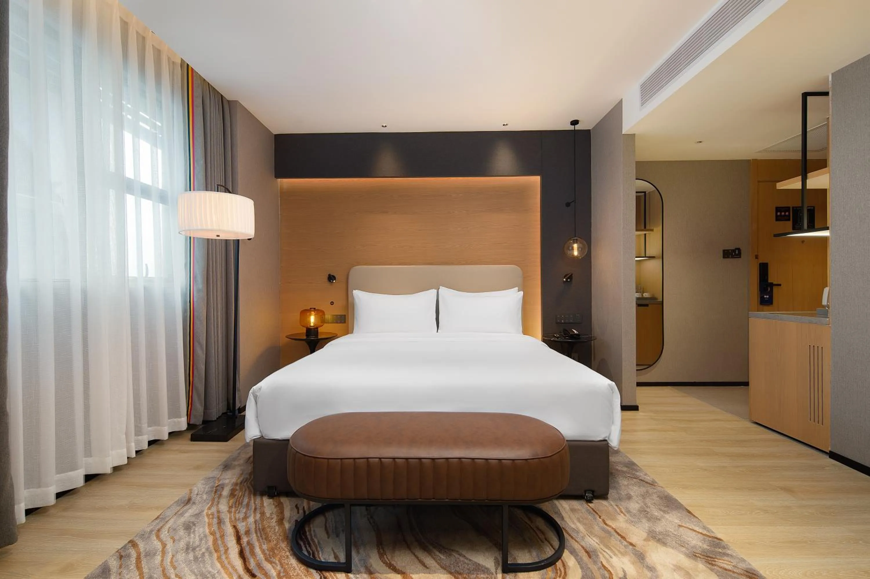 Bed in Langham Honor International Hotel Canton Fair Complex Branch - Free Shuttle to Canton Fair Complex During Canton Fair Period & Free Mini Bar