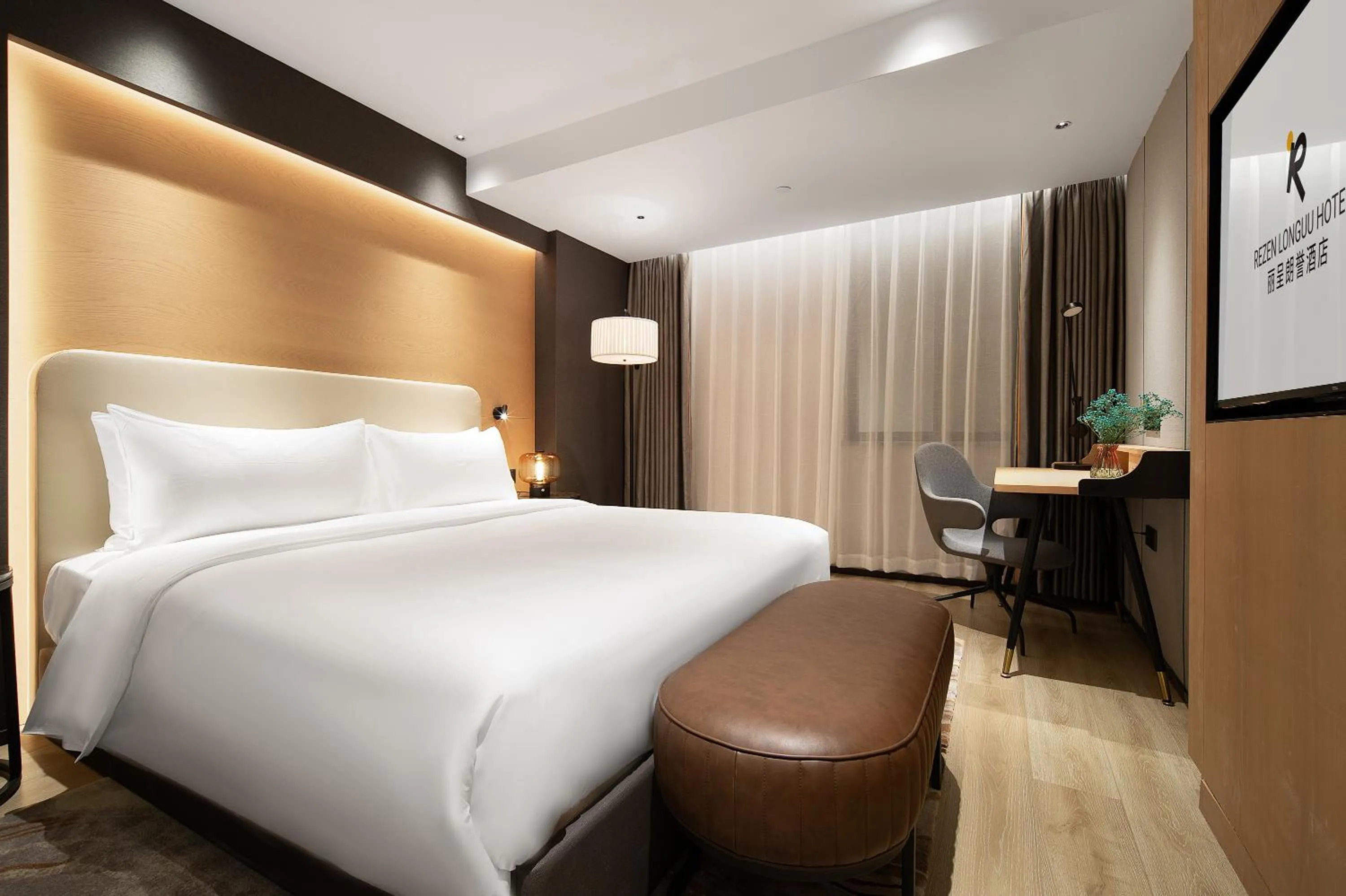 Bed in Langham Honor International Hotel Canton Fair Complex Branch - Free Shuttle to Canton Fair Complex During Canton Fair Period & Free Mini Bar
