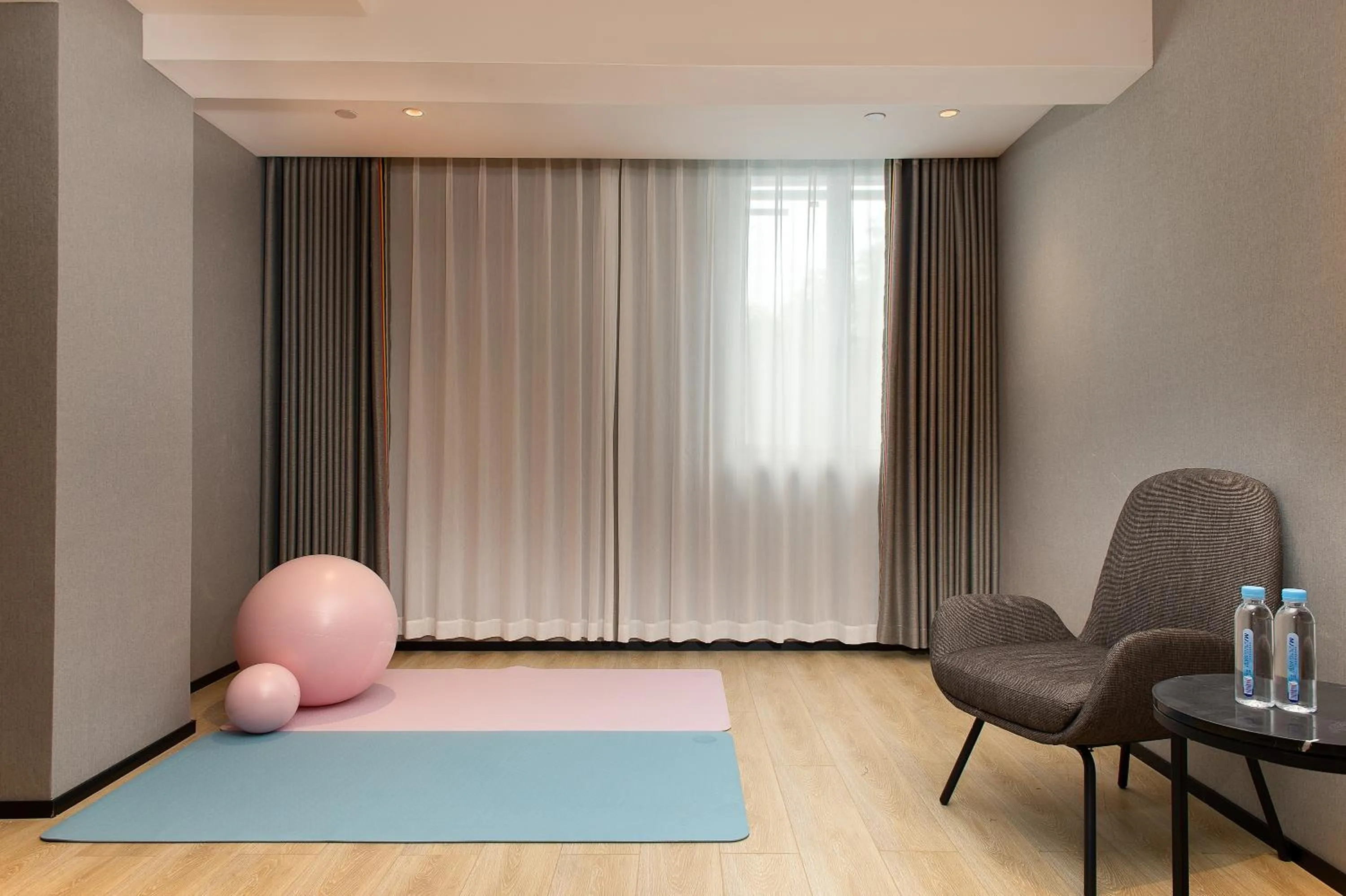 Fitness centre/facilities in Langham Honor International Hotel Canton Fair Complex Branch - Free Shuttle to Canton Fair Complex During Canton Fair Period & Free Mini Bar