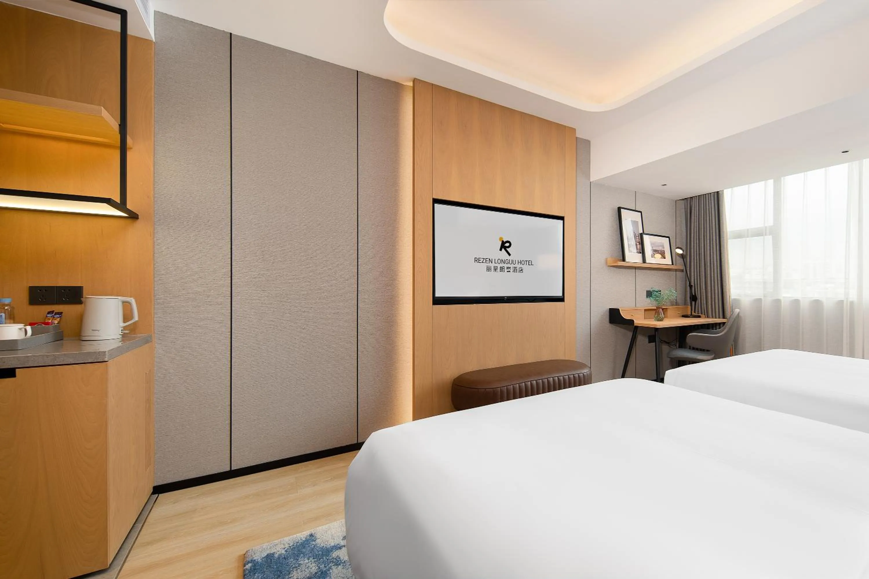 Bed in Langham Honor International Hotel Canton Fair Complex Branch - Free Shuttle to Canton Fair Complex During Canton Fair Period & Free Mini Bar