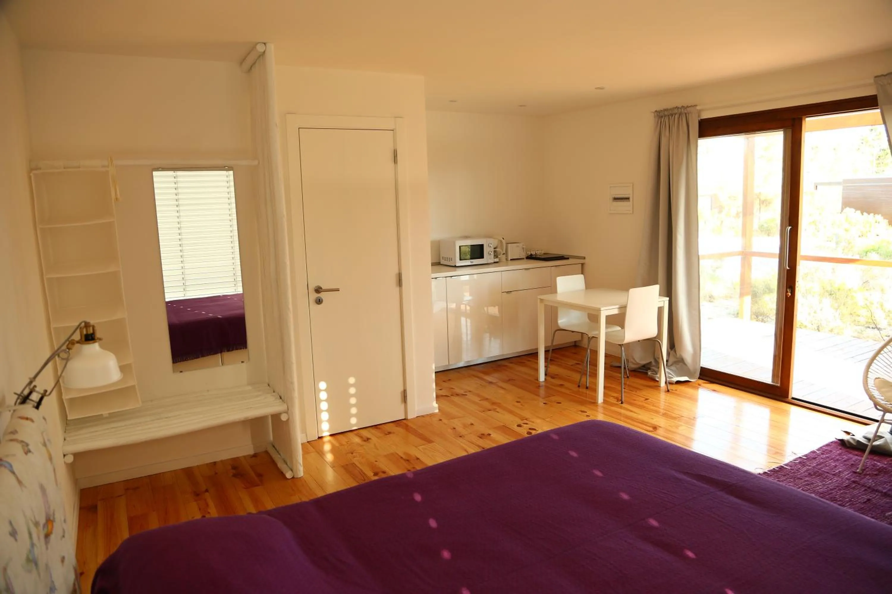 Bedroom, Bed in Cocoon Eco Design Lodges