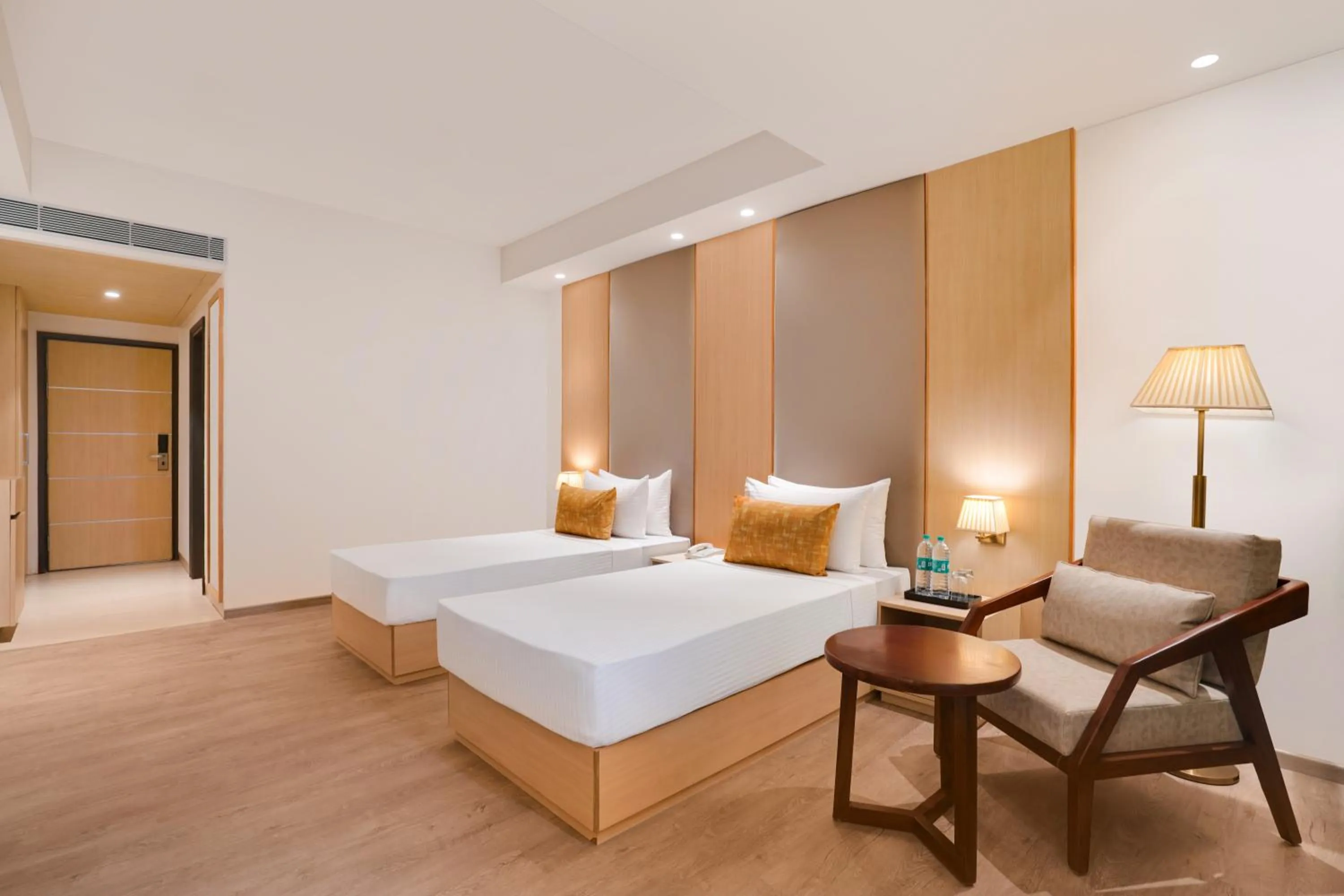 Bedroom, Bed in Lemon Tree Hotel, Haridwar