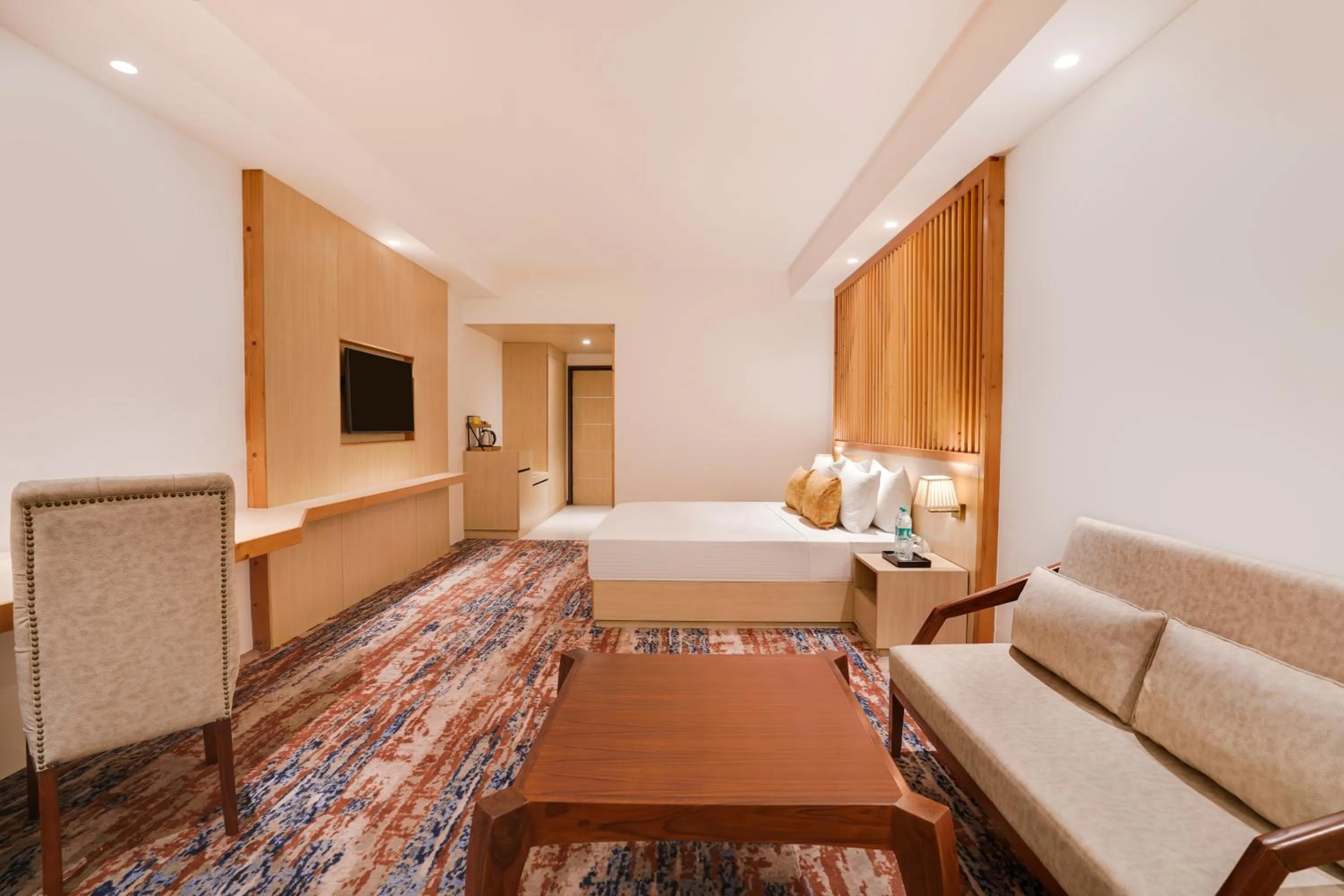 Bedroom in Lemon Tree Hotel, Haridwar