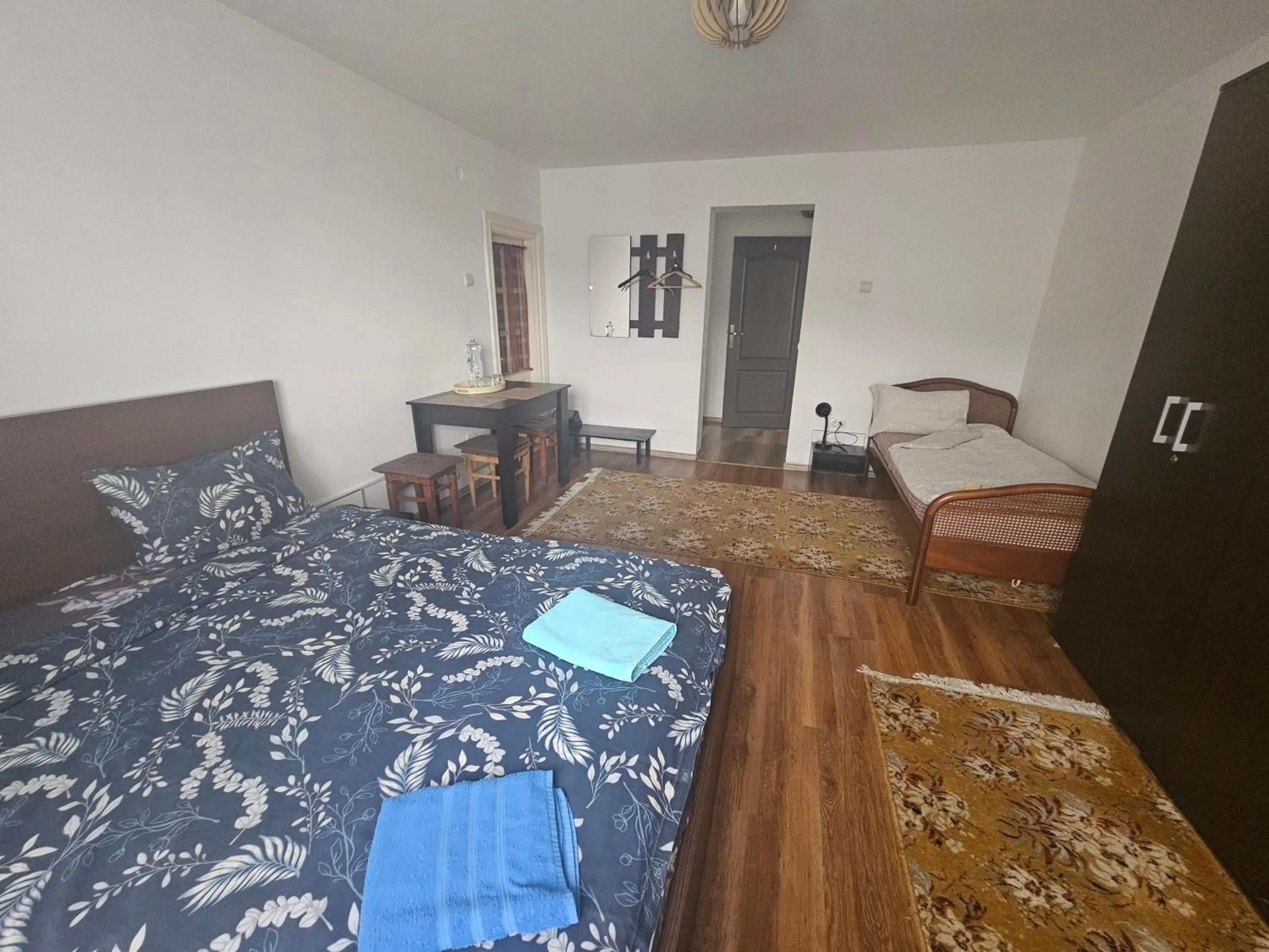 Family Room with Private Bathroom in Podgoria Guesthouse- Camere de închiriat