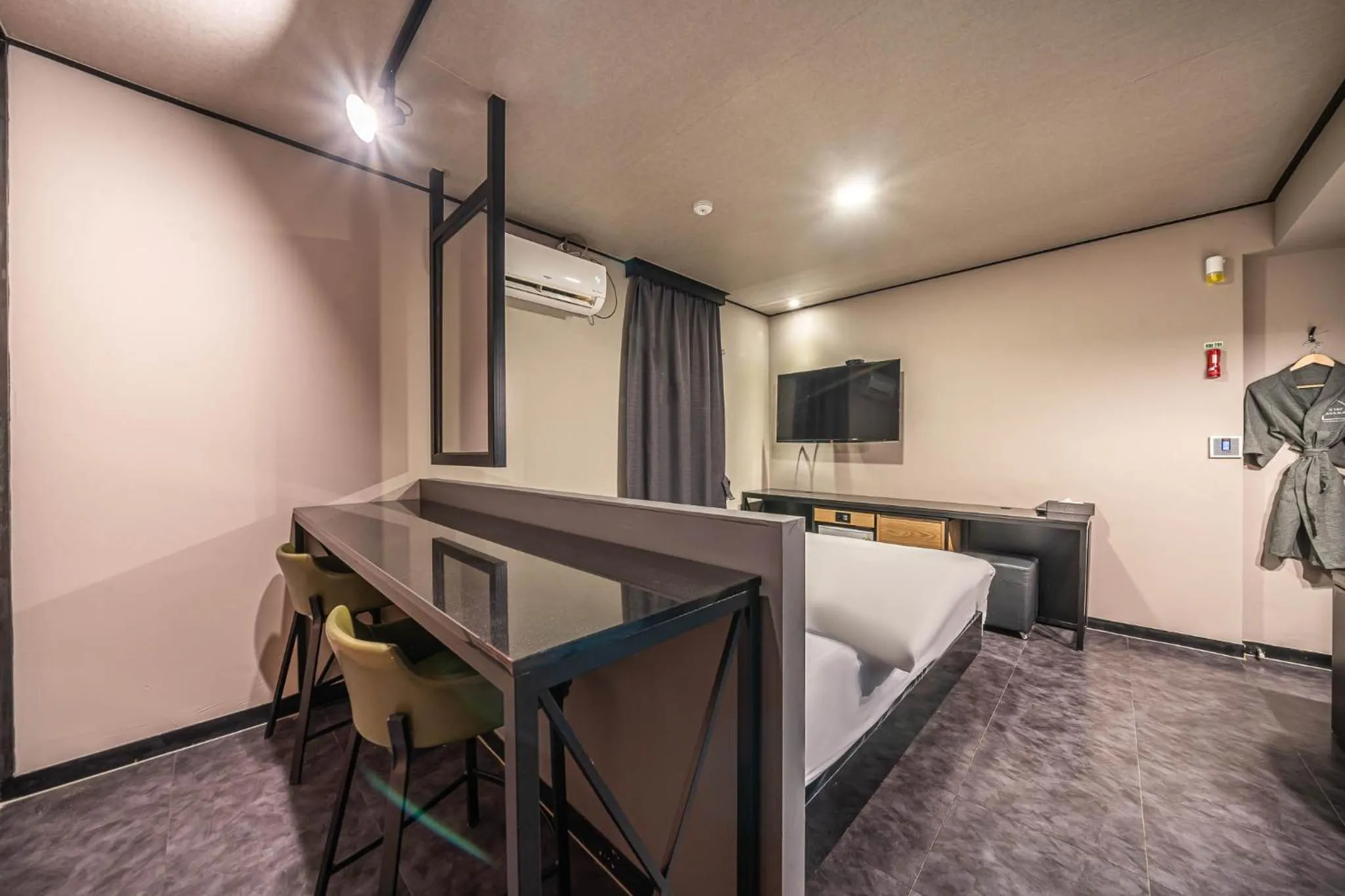 Bedroom in HOTEL STAY AYANA DAEJEON
