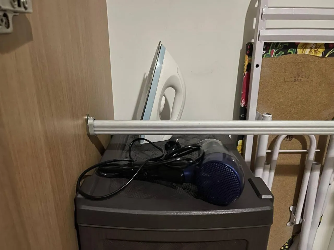 Homey 1BR Acqua Livingstone with Netflix, Pool & Gym