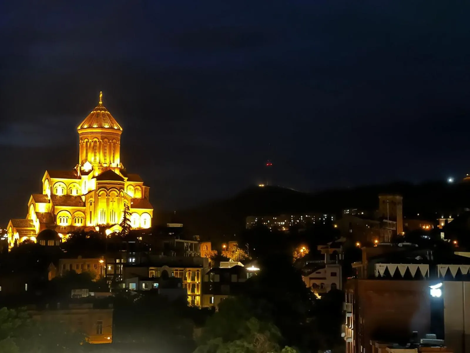 City view in Apart leitmotif