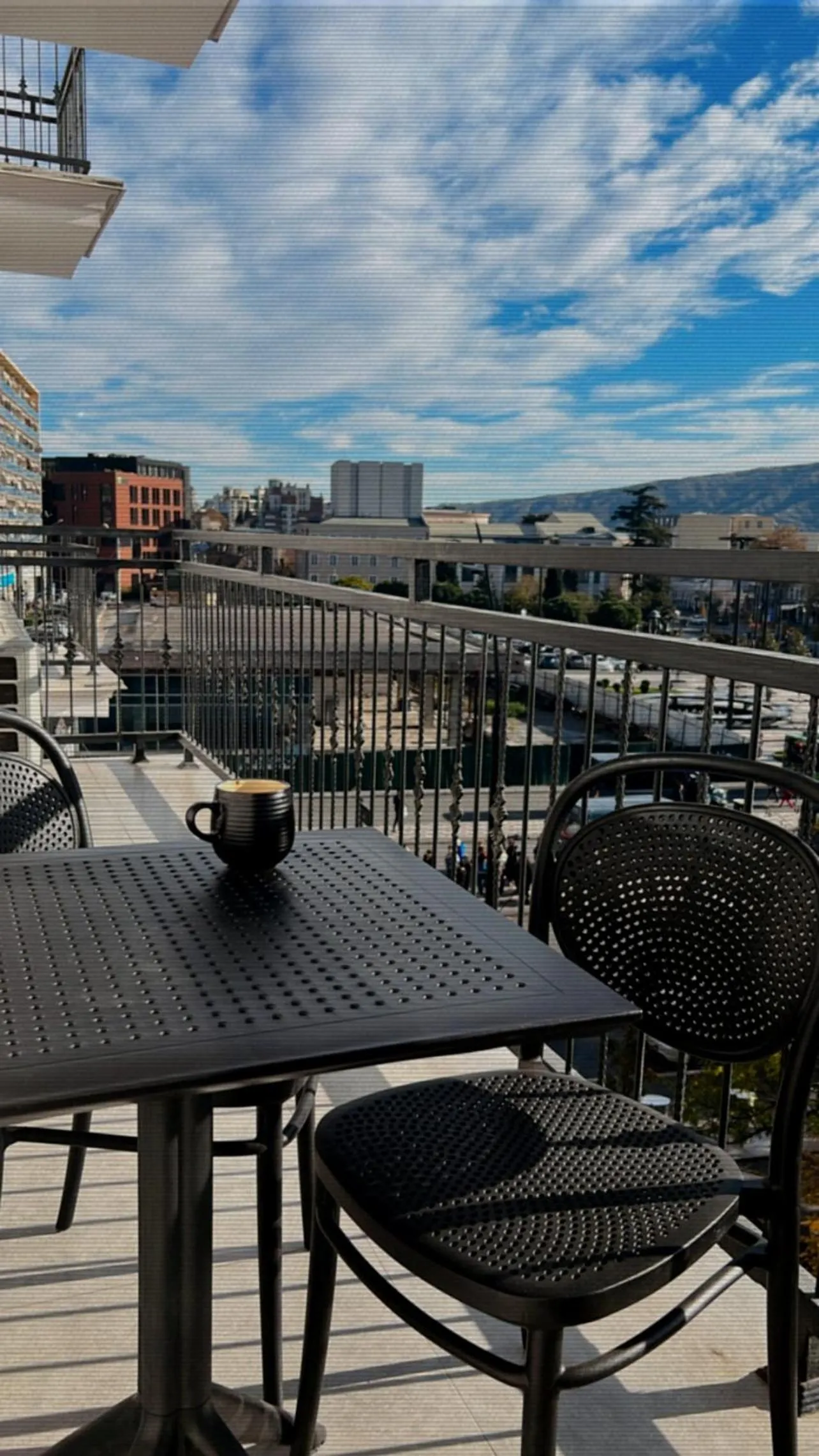 City view in Apart leitmotif